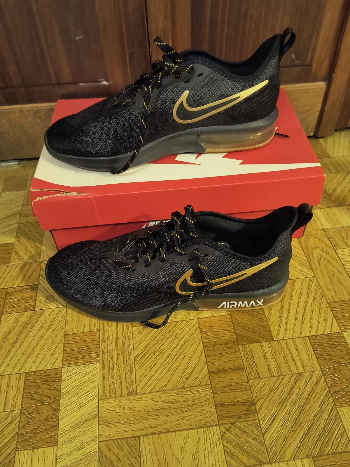 Nike Air Max Sequent 4 Men’s Size 8 Sneakers Black And Gold AOO4485 005
