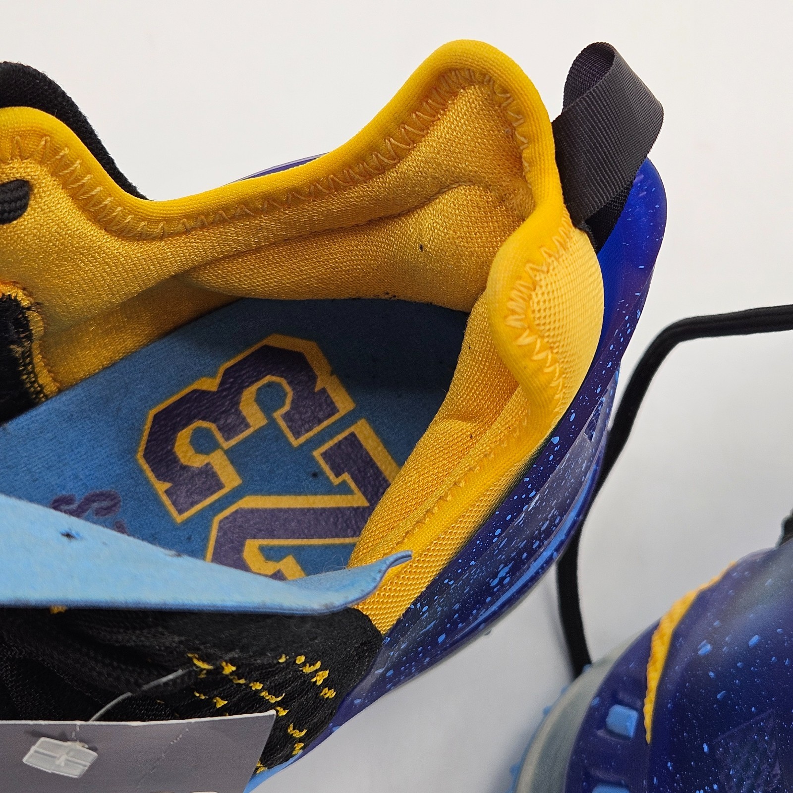 Nike LeBron 18 Dynasty Minneapolis Lakers CQ9283-006 Men’s Size 8.5 NWOB Blue