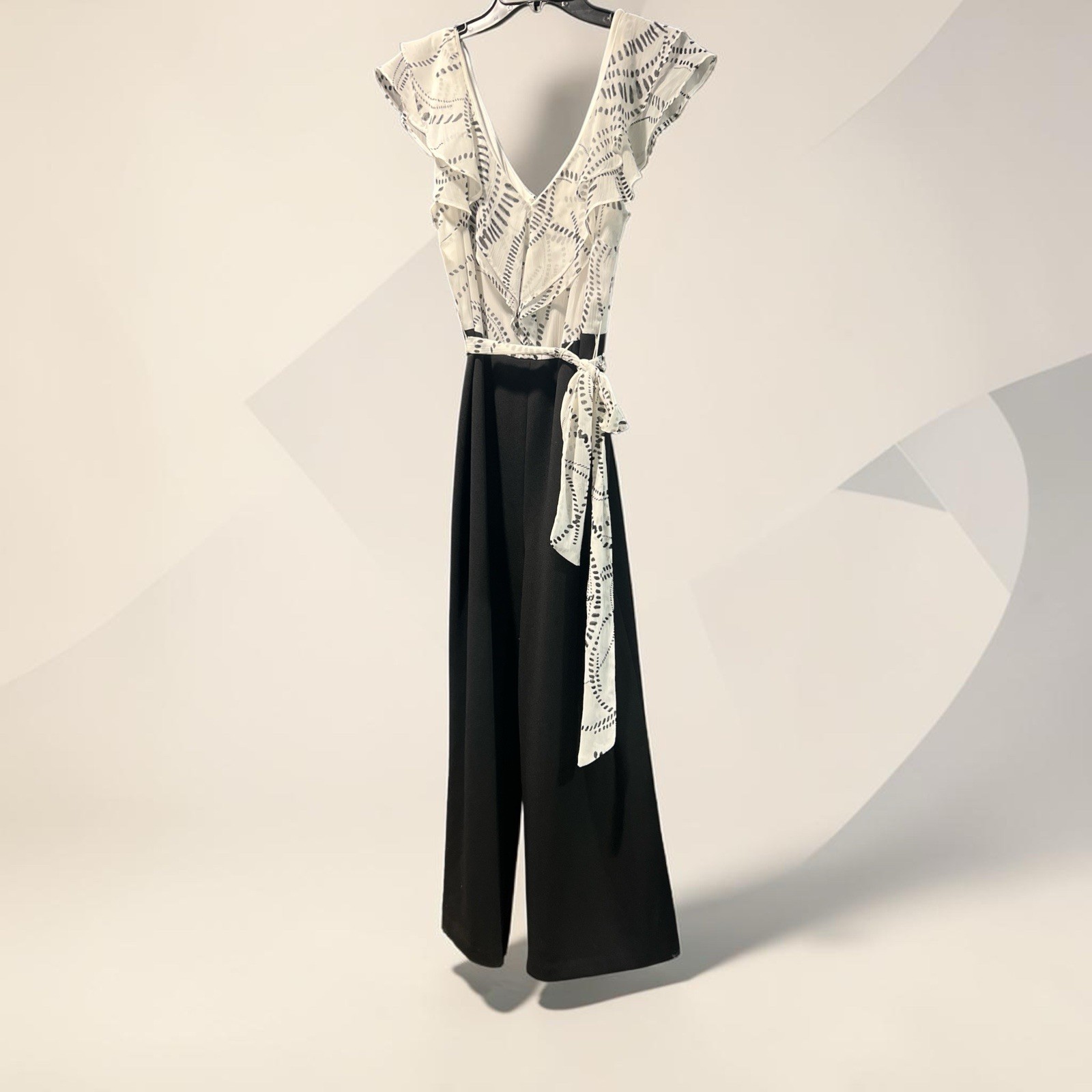 DKNY Black/White Geometric V-Neck Wide-Leg Jumpsuit Flutter Sleeve Size 12