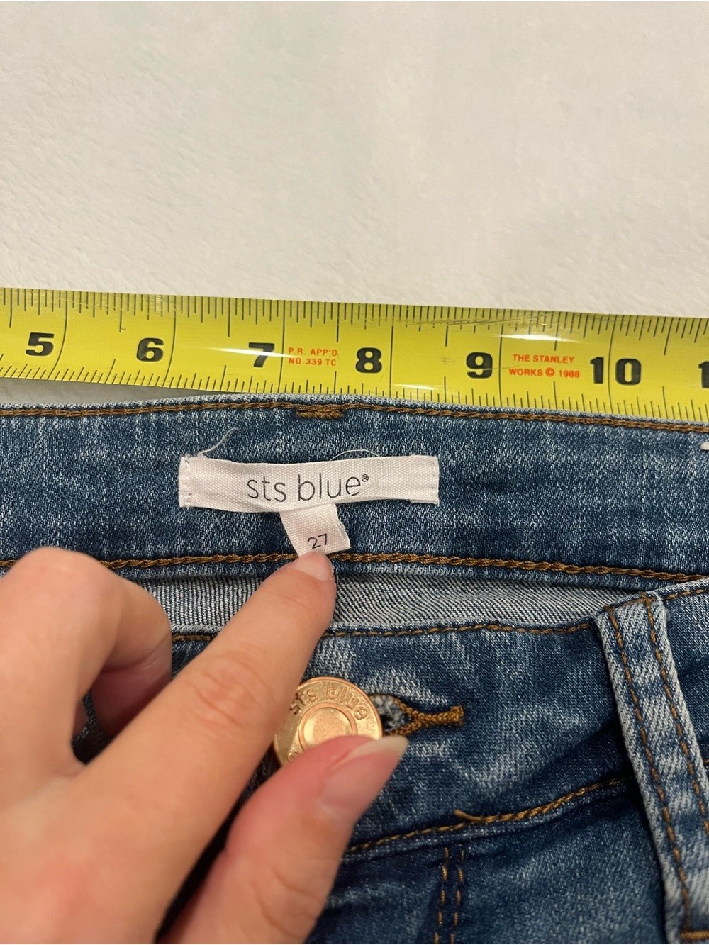 STS Blue “Riley High Rise” Distressed Jeans – Size 27