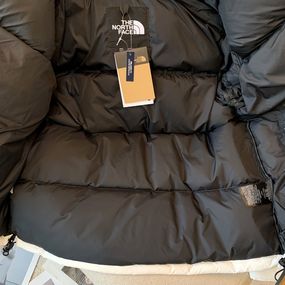 The North Face 1996 Eco Nuptse Jacket Men’s White/Black ✨