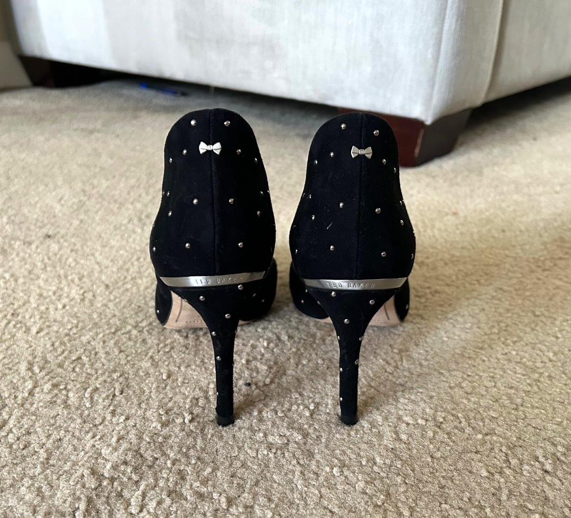 TED BAKER LONDON Zaffi d’Orsay Suede Black Studded Pump Sz 6 / 36 $255