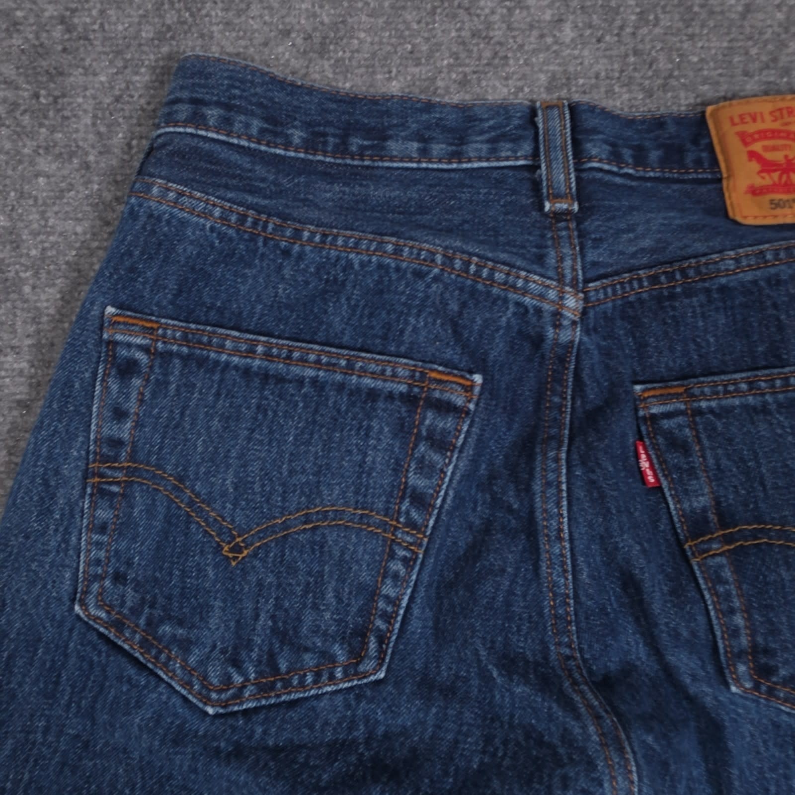 Levi’s 501 Original Fit Jeans Mens 28×30 Dark Blue Wash Button Fly Straight Leg