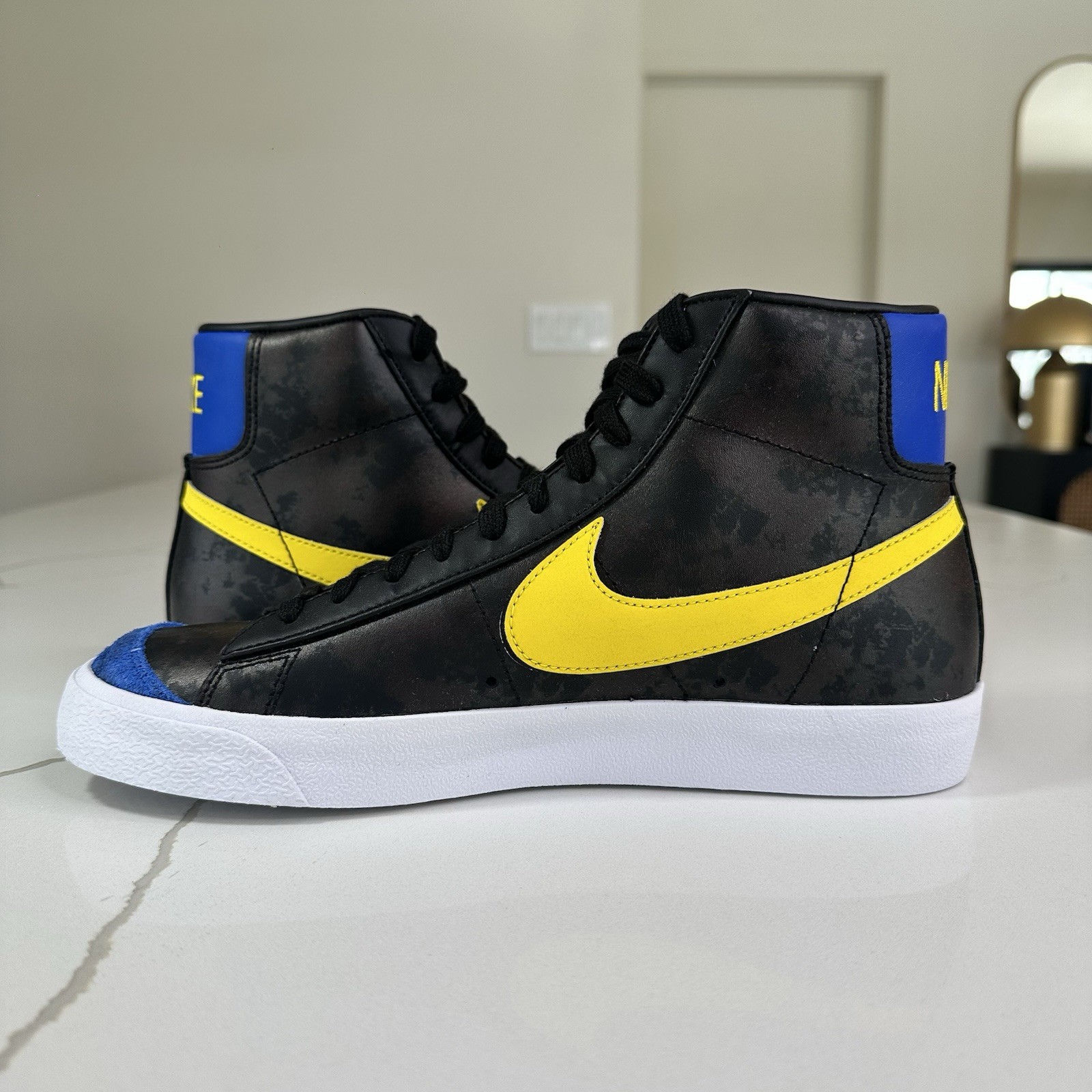 Nike Blazer Mid Peace, Love and Basketball Men’s Shoes Sz 9 (DC1414 001)