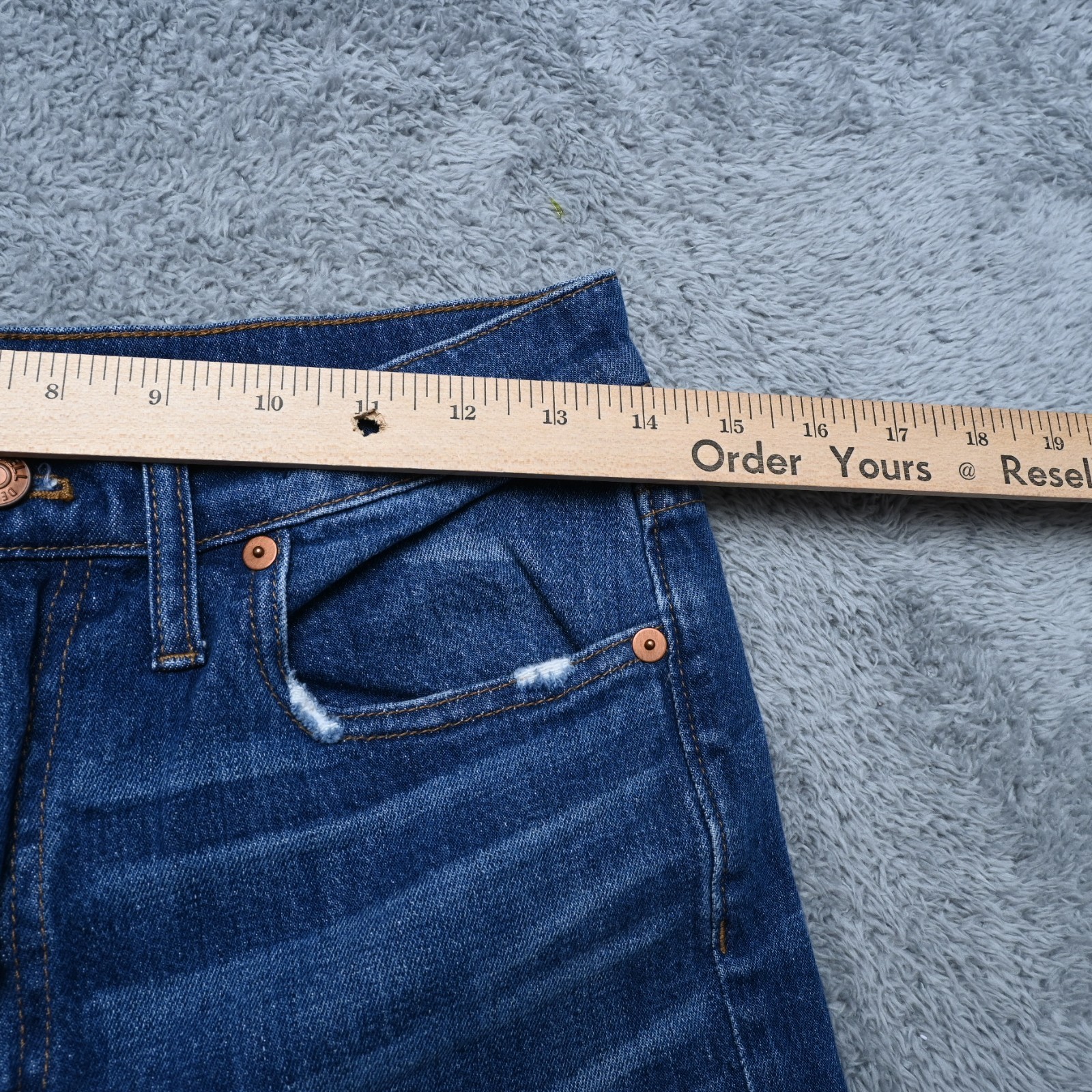 Madewell The High Rise Slim Boyjean Size 27 Medium Wash 98% Cotton & 2% Elastane