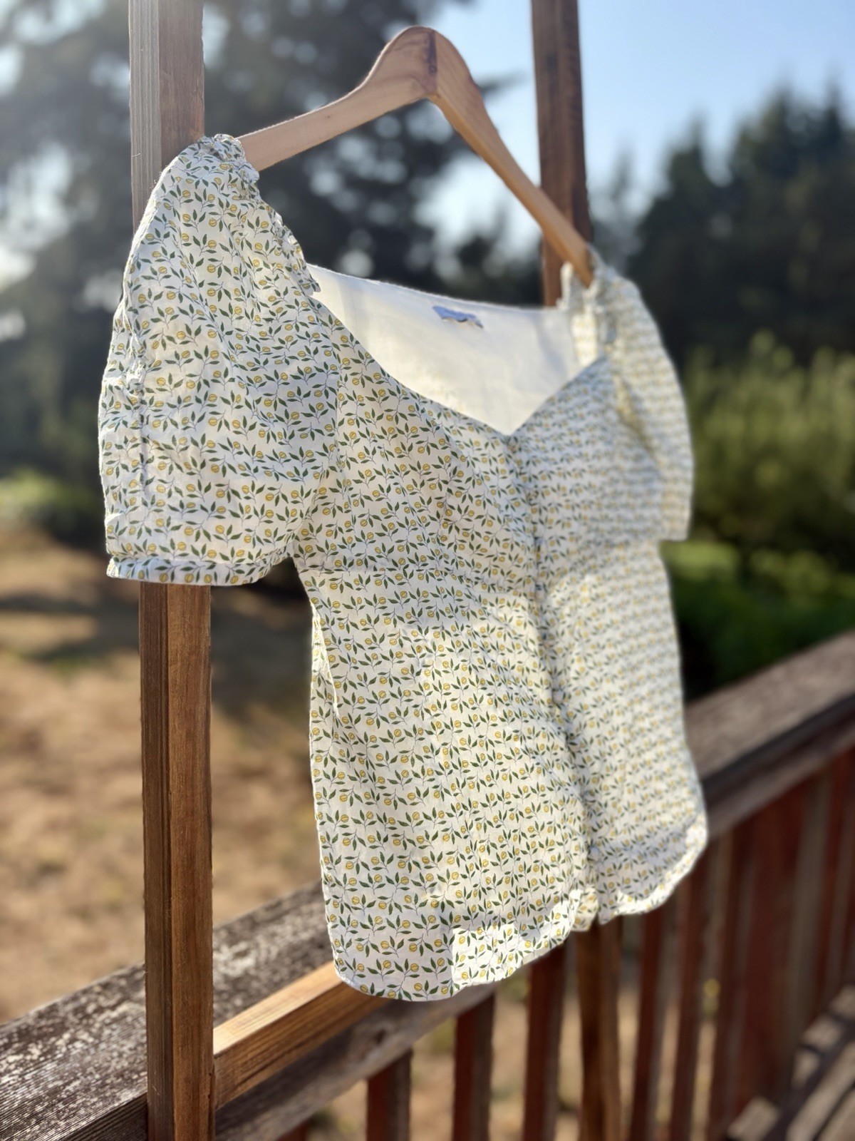 Petite Studio Square-Neck Puff Sleeves Top w/Lemons & Leaves Size S Milkmaid