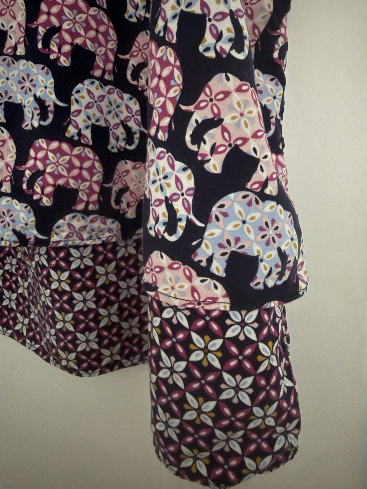 Crown And Ivy XXL Cold Shoulder Blouse Navy Elephant Print Tiered Flowy Top