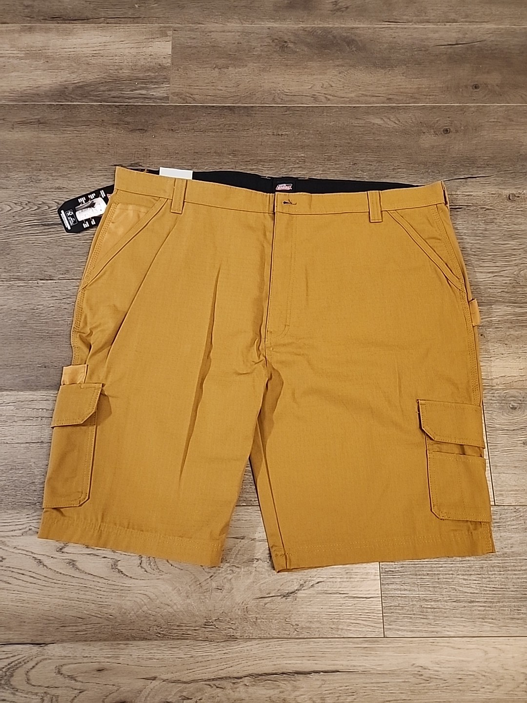NWT Dickies Ultimate Ripstop Cargo Shorts Men’s Size 44 BROWN Relaxed Fit