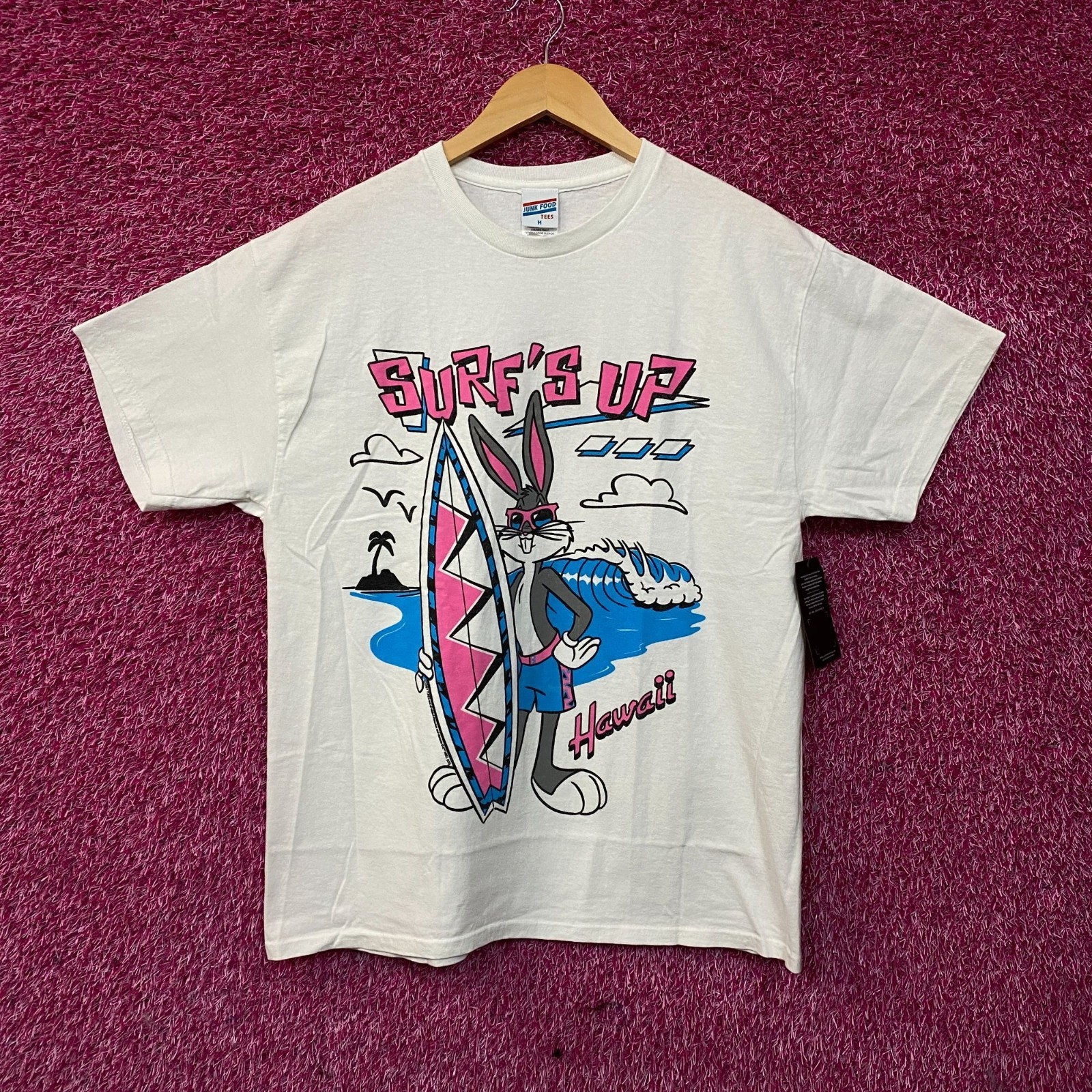 Junk Food Clothing Looney Tunes Bugs Bunny “Surf’s Up Doc” Vintage Style Tee Med