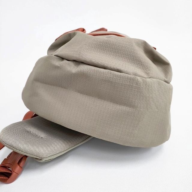 patagonia 48263 Atom Sling 8L Body Bag Shoulder Bag beige 6-0705G∞