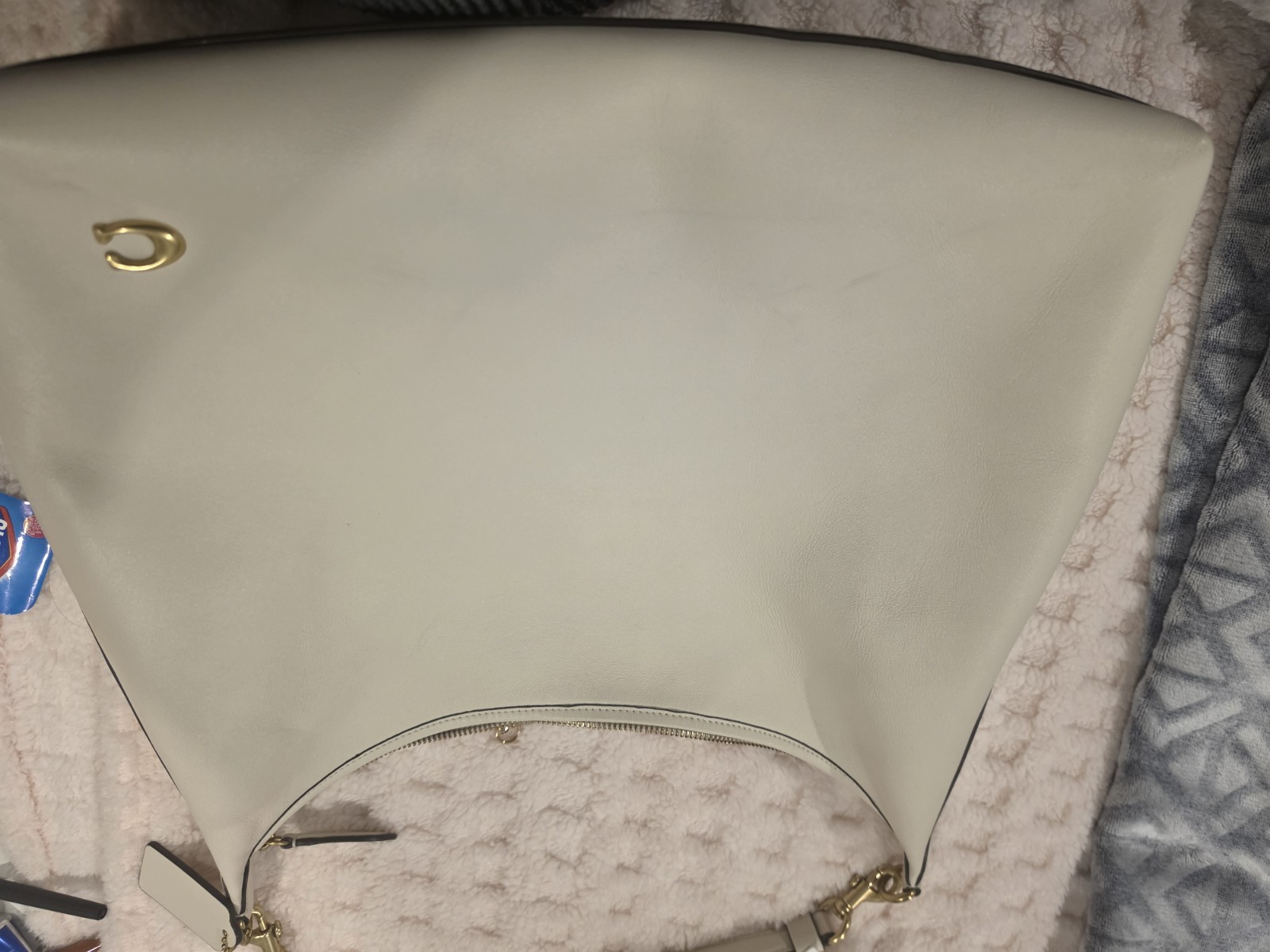 Coach Juliet Shoulder Bag 38″ Brass/Chalk White Glovetanned Leather