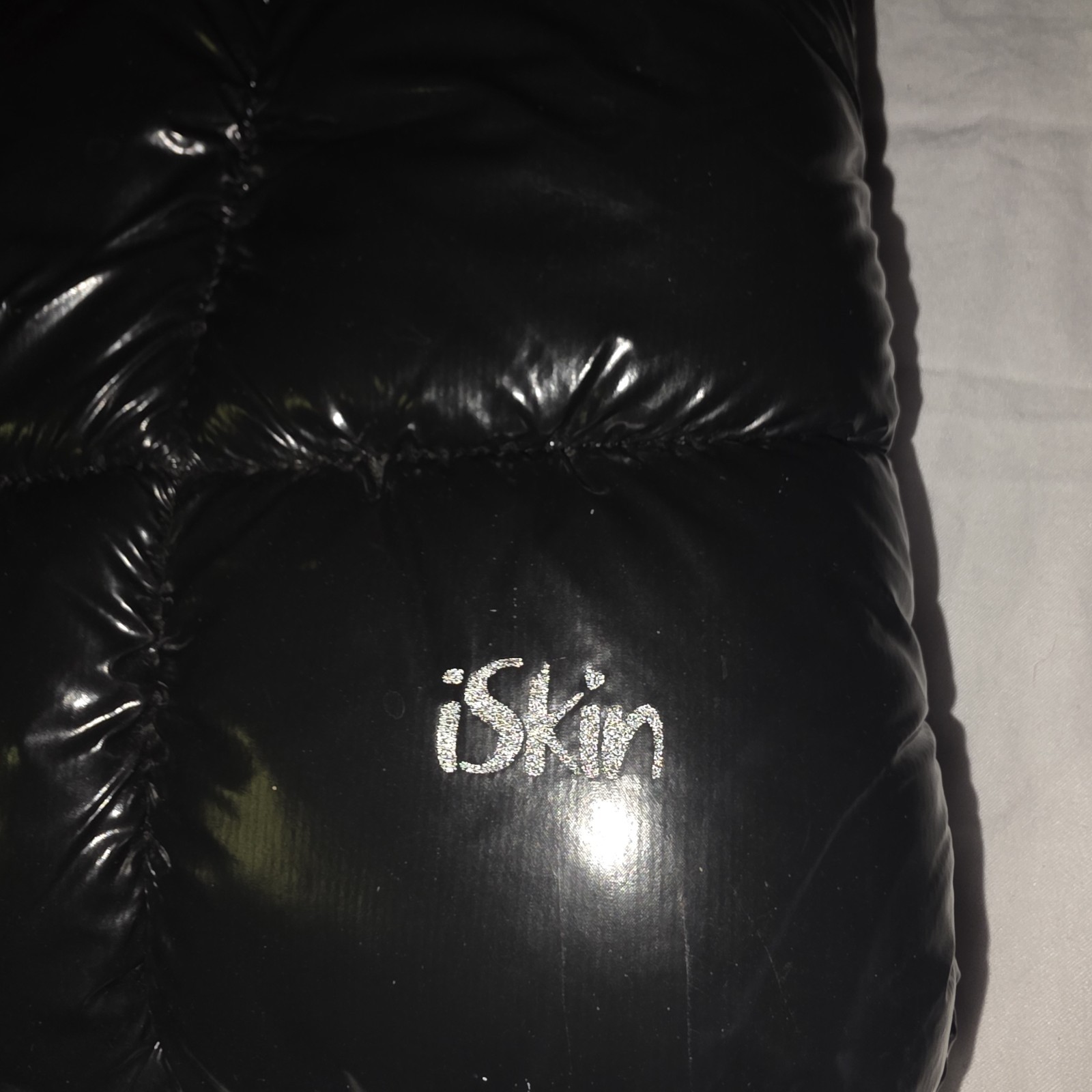 iSkin Black Quilted Shoulder Bag Tote Zip Closure Adjustable Strap Solid