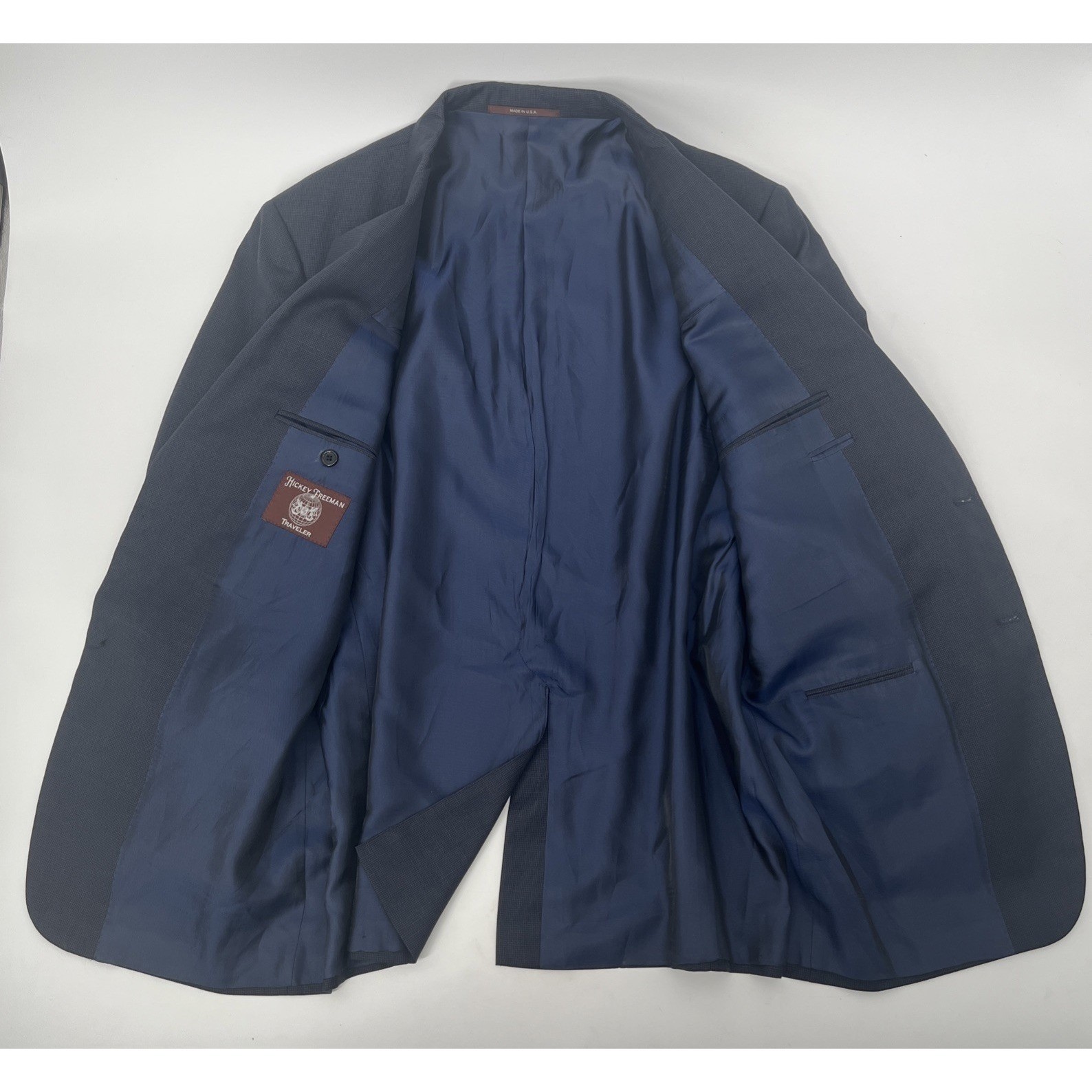Hickey Freeman Traveler 2 PC Suit Mens 46R 38×31 Solid Navy Blue Soft Light Wool