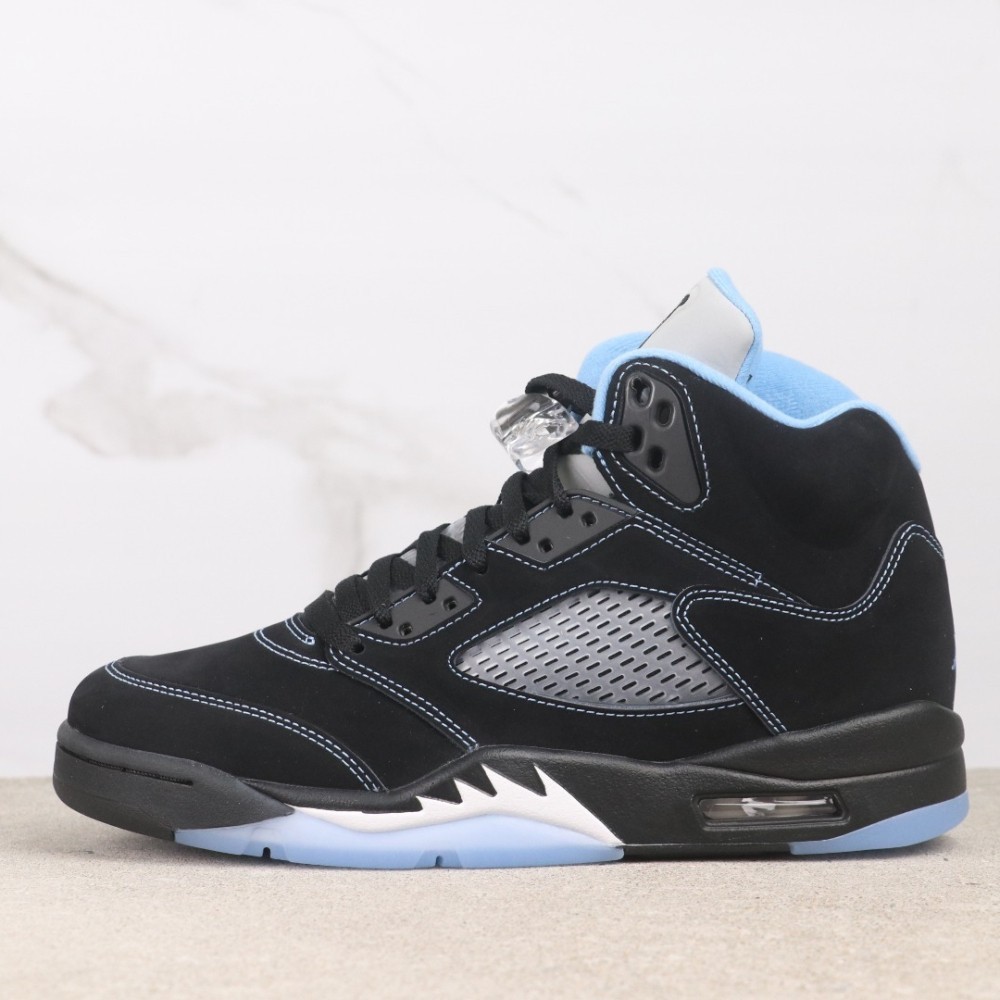 DD0587-008 AJ5 Retro BLACK UNIVERSITY BLUE CAROLINA UNC 2026 NEW