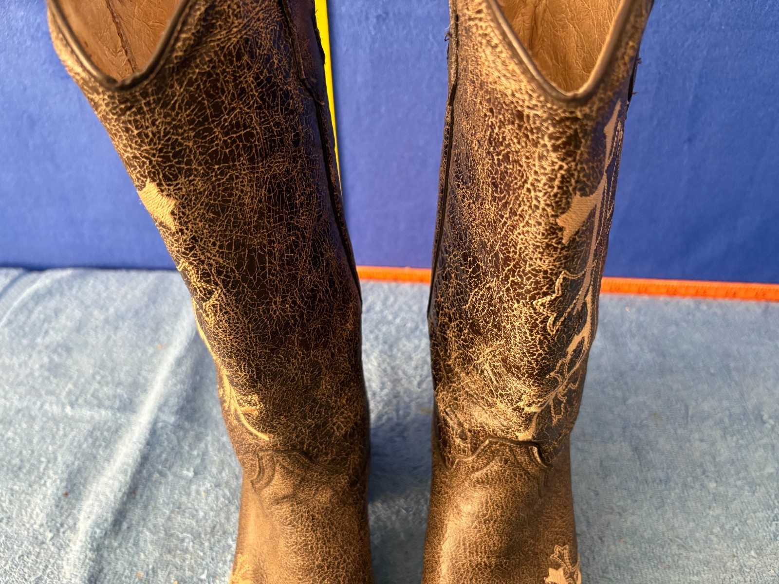 Circle G L5038 Leather Western Embroidered Cross Snip Toe Boots Women’s 7M