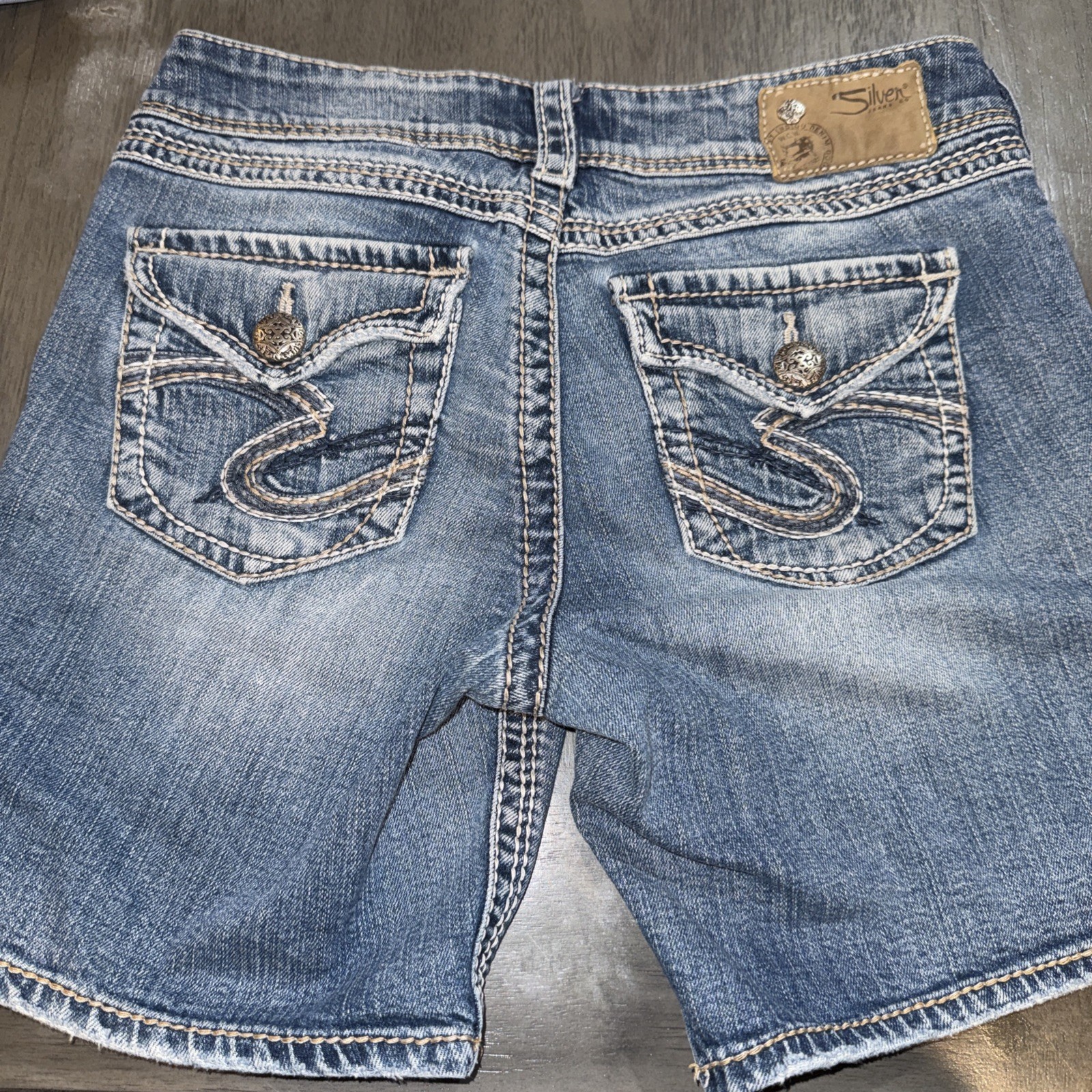 SILVER Jeans Women 28 Denim Suki Surplus Shorts Medium Wash Cotton Blue