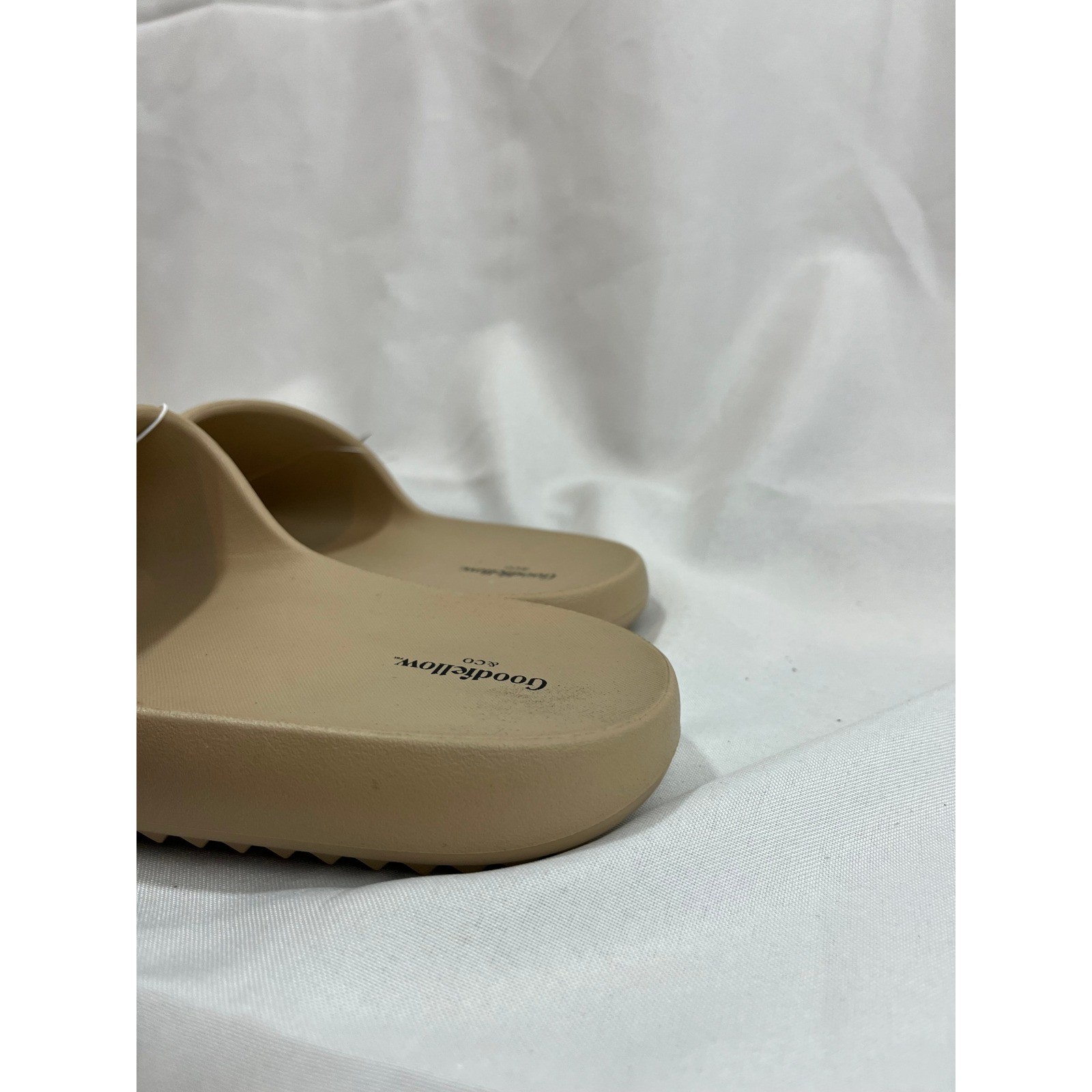 Goodfellow & Co Mens Tan Foam Slide Sandals Size 7 Contoured Footbed Neutral