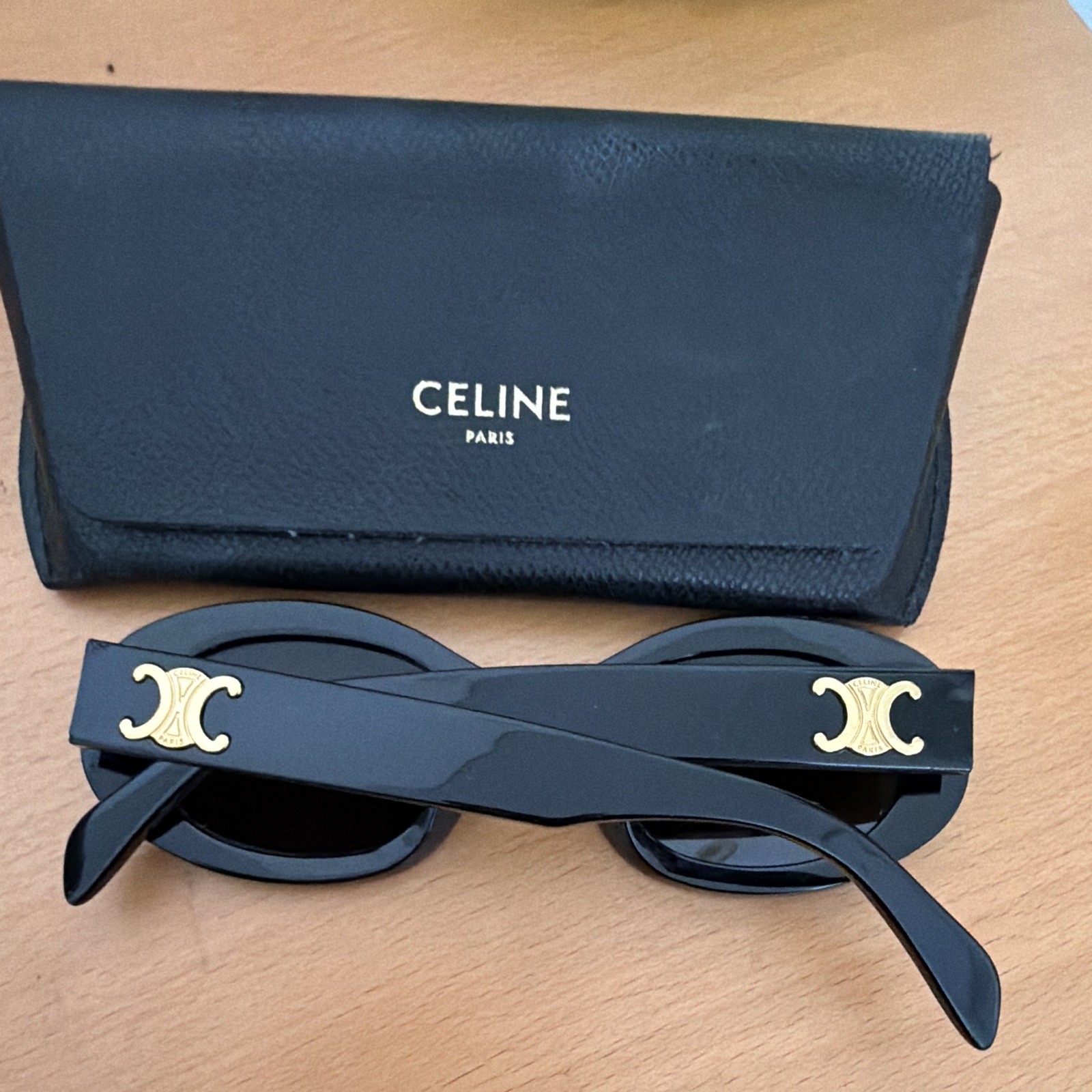 Authentic CELINE CL40194U Triomphe Oval Sunglasses Black Frame UV400