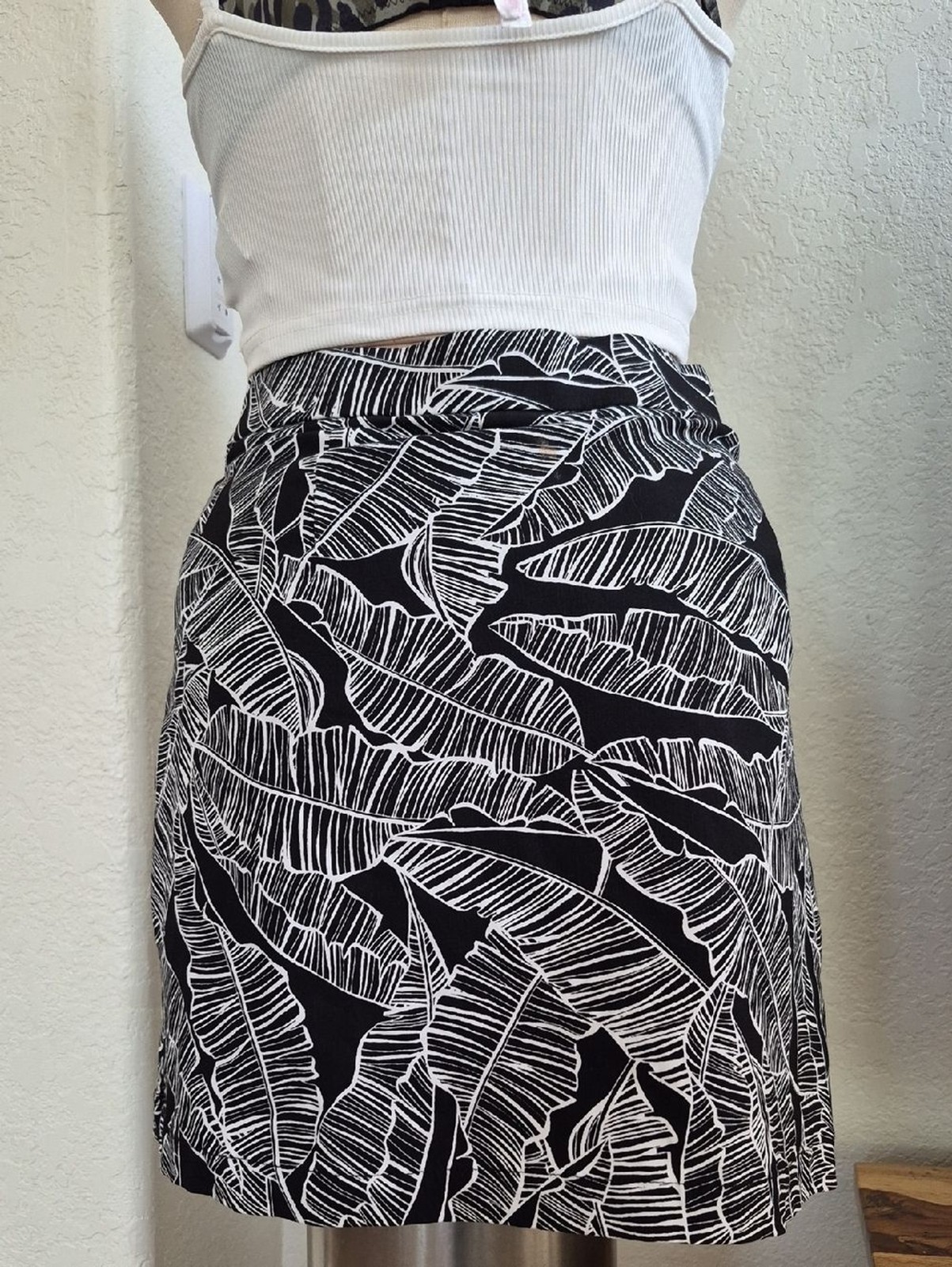 Rafaella Comfort, Abstract Leaves Print, Stretchy Skort