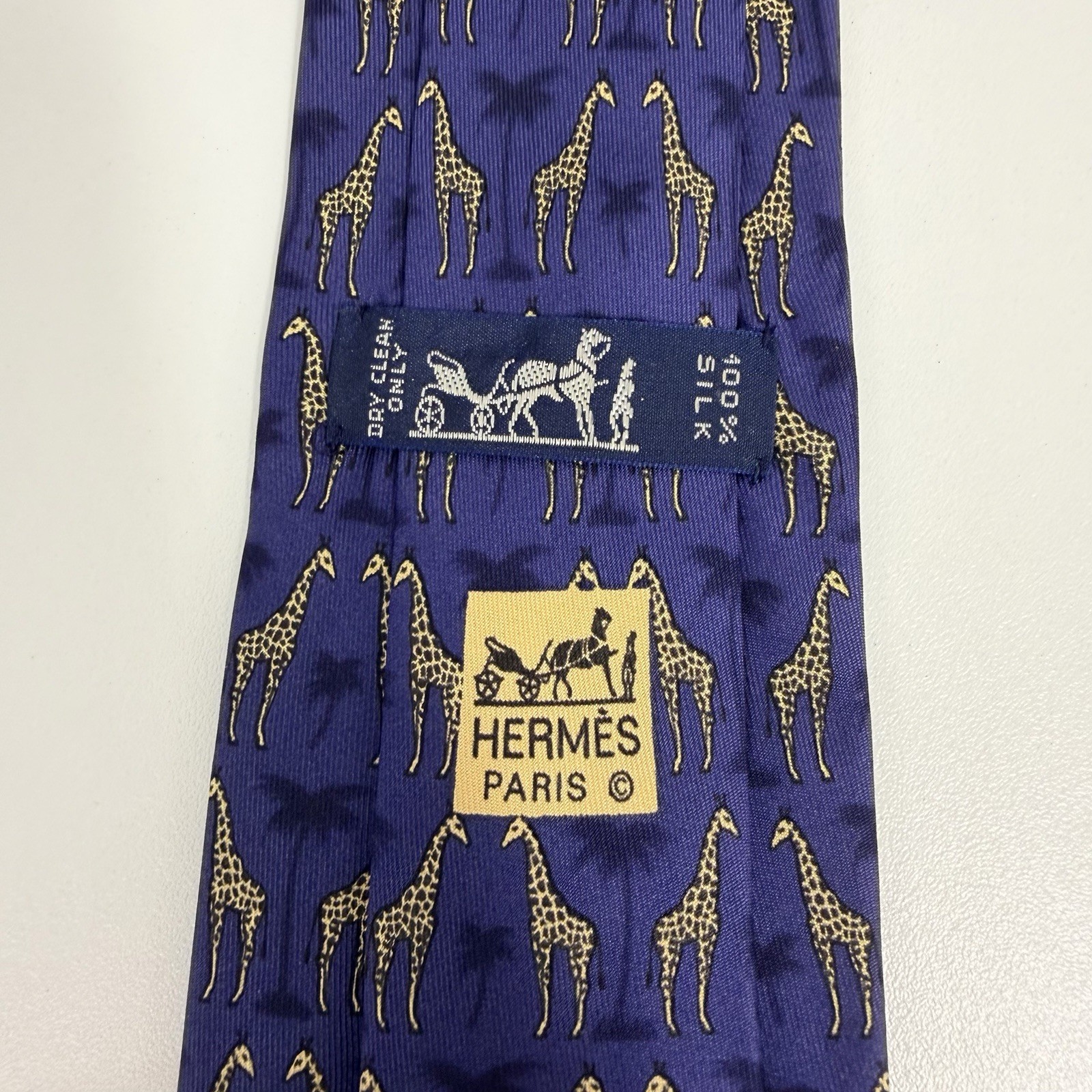 Hermes Men’s Tie Giraffes Purple & Khaki Satin Silk 7314 EA 3 1/8″ (W) x 57″ (L)