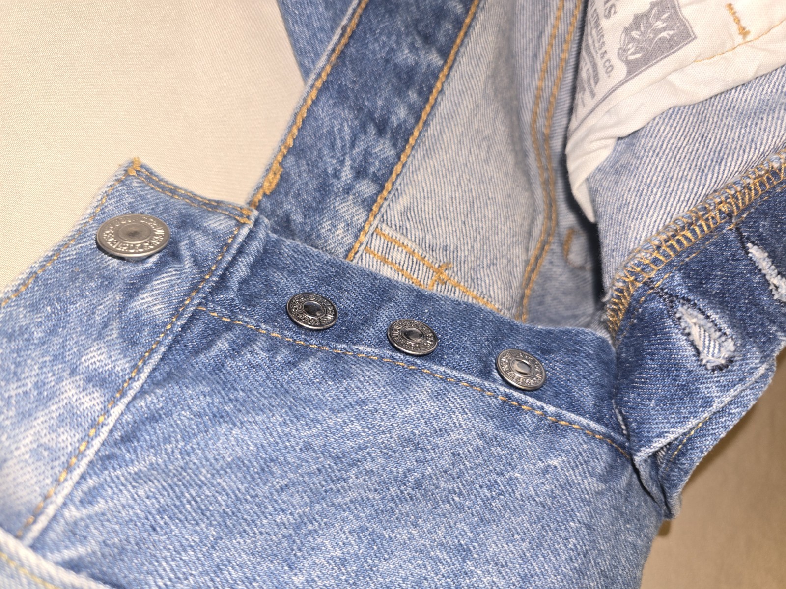 Levi’s Premium 501 Original Button Fly Jeans Distressed Medium Wash W31 L26