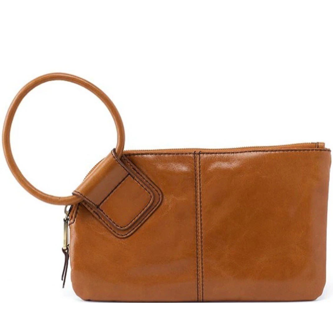 New HOBO Sable Clutch Women Truffle Brown Leather Circular Wristlet Quiet Luxury