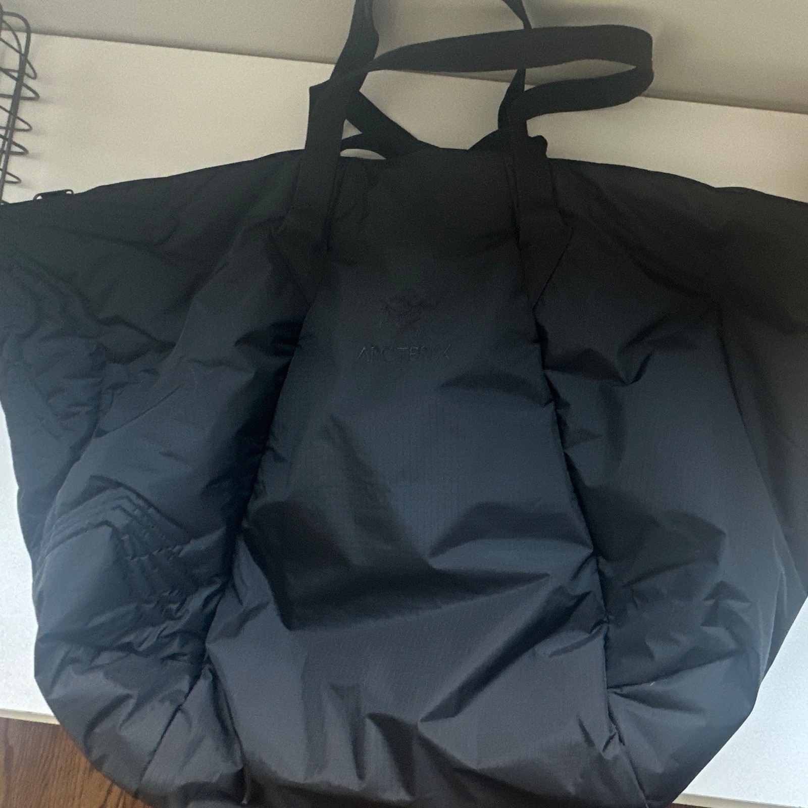 Arc’teryx Black Large Tote Bag Zip Closure Shoulder Strap Unisex Travel