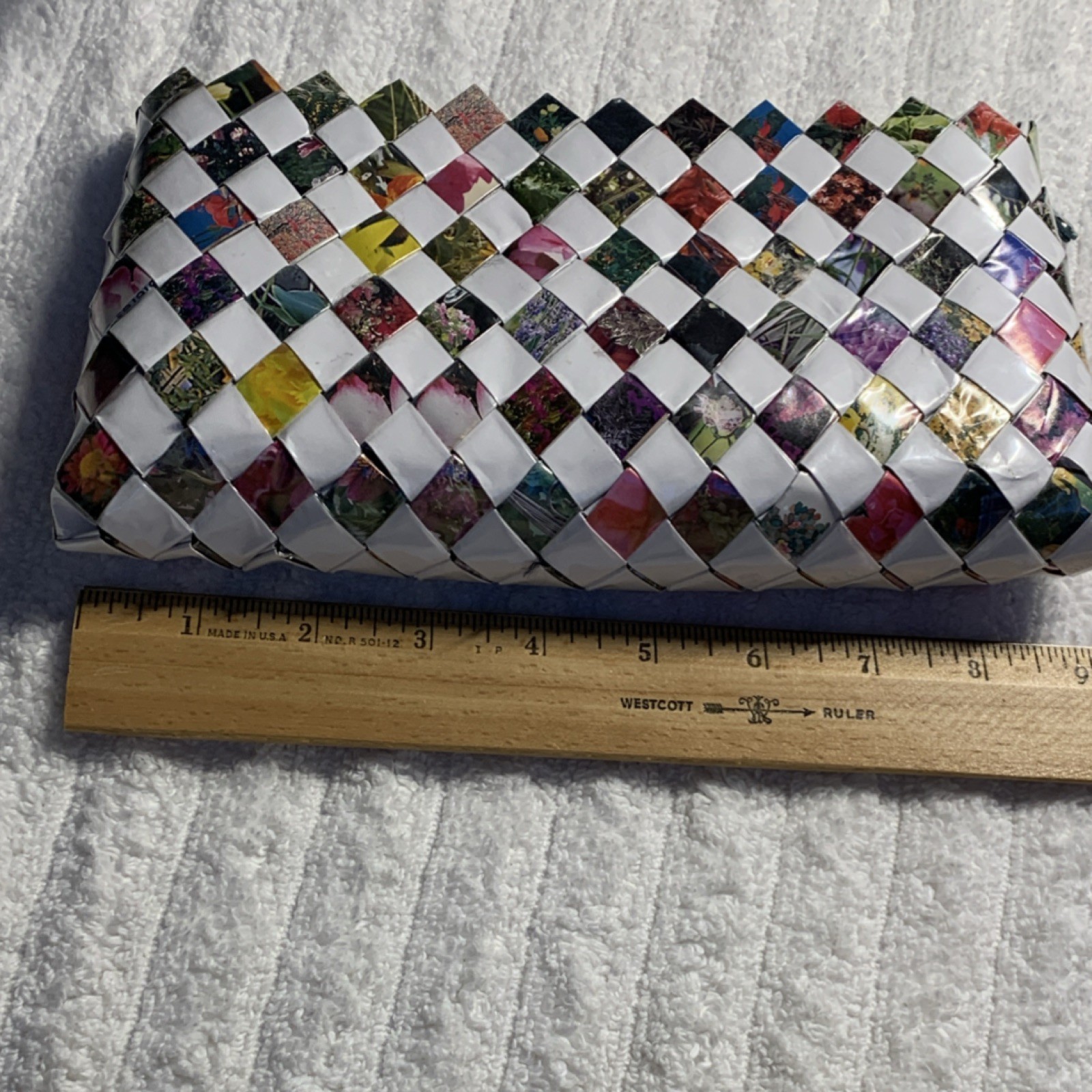 Nahui Ollin Multicolor Woven Pattern Zip Clutch Pouch w/ Zipper Accent. 9x5x2”
