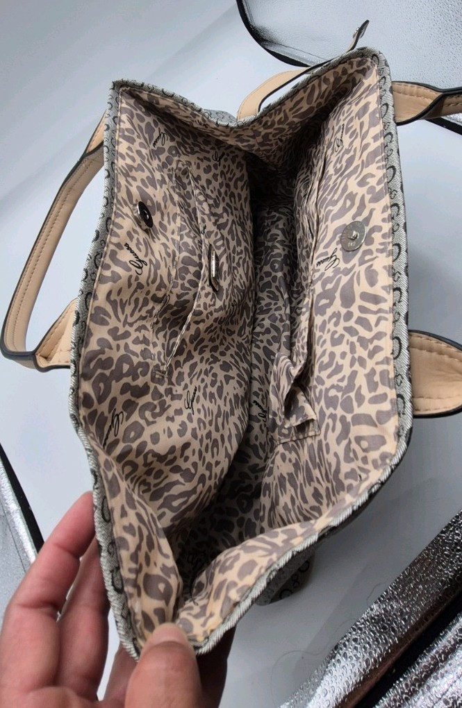 Guess Monogrammed Signature Pattern Satchel Tote Purse Bag Grey & Beige – VGC