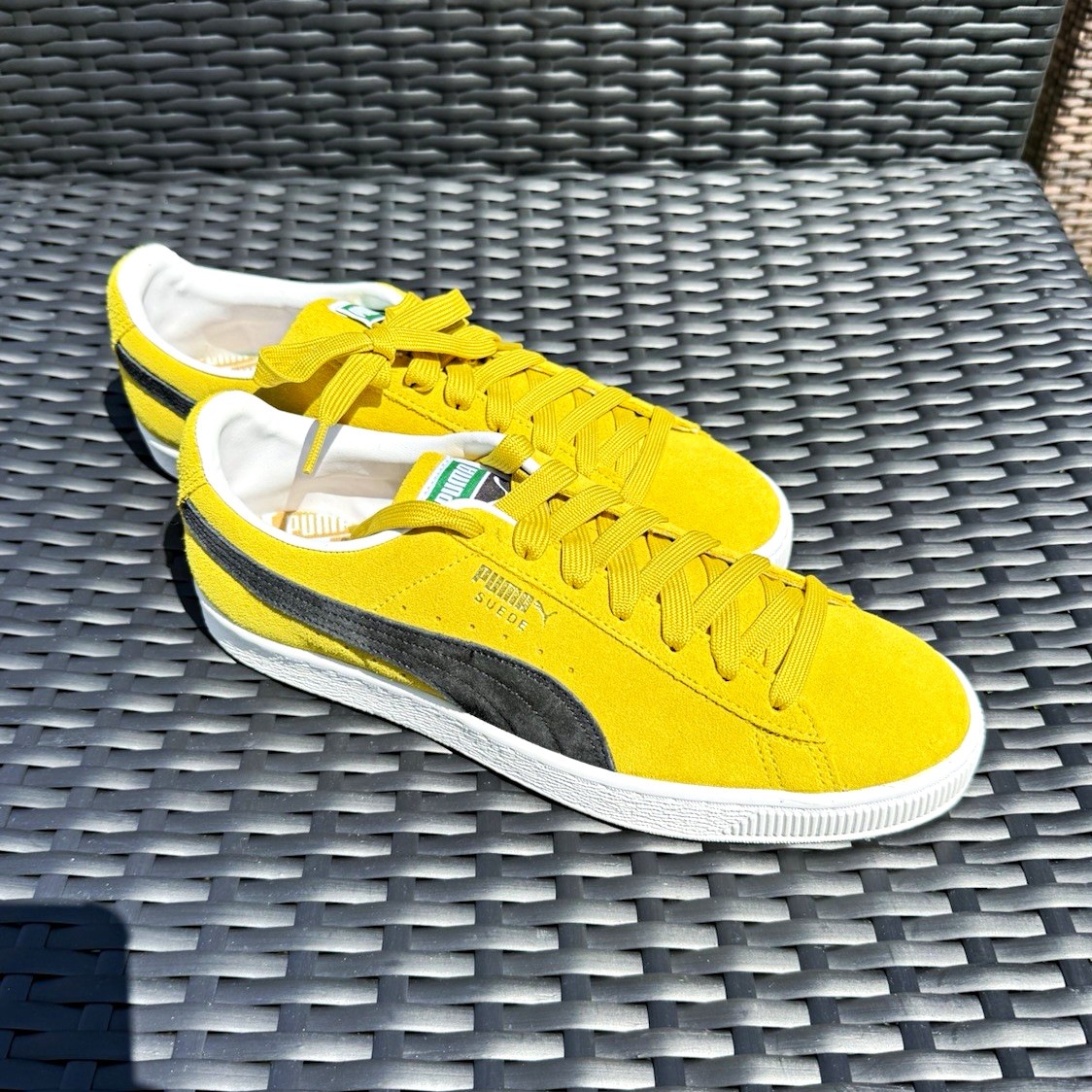 PUMA Suede Classic 21 Lace Up Men’s Sneakers Yellow/Black/White 374915-57