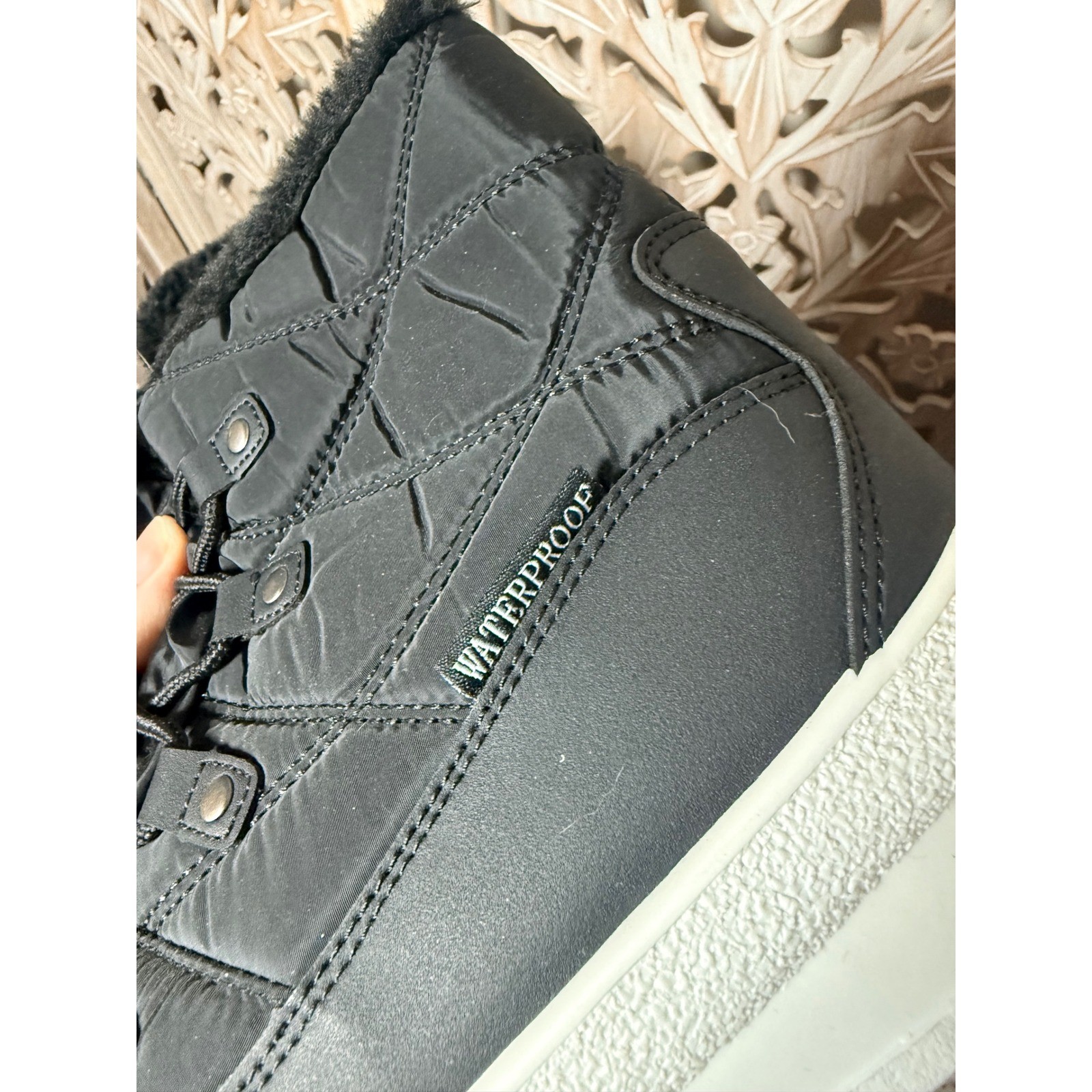 Black Waterproof Winter Snow Boots 3M Thinsulate Faux Fur Lined Quilted Size 9