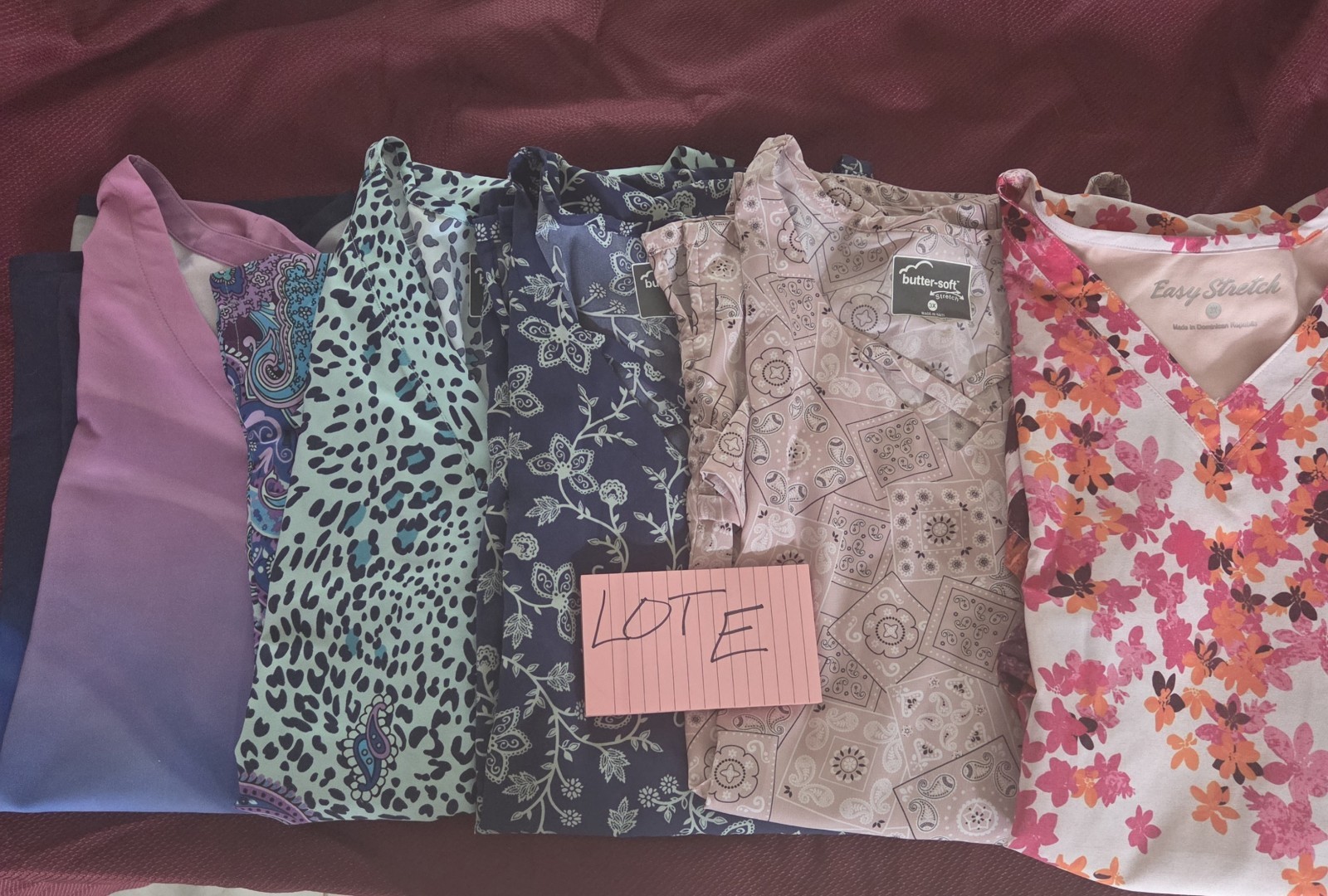 Lot E, 5 WOMEN’S SCRUB TOPS SIZE 3X