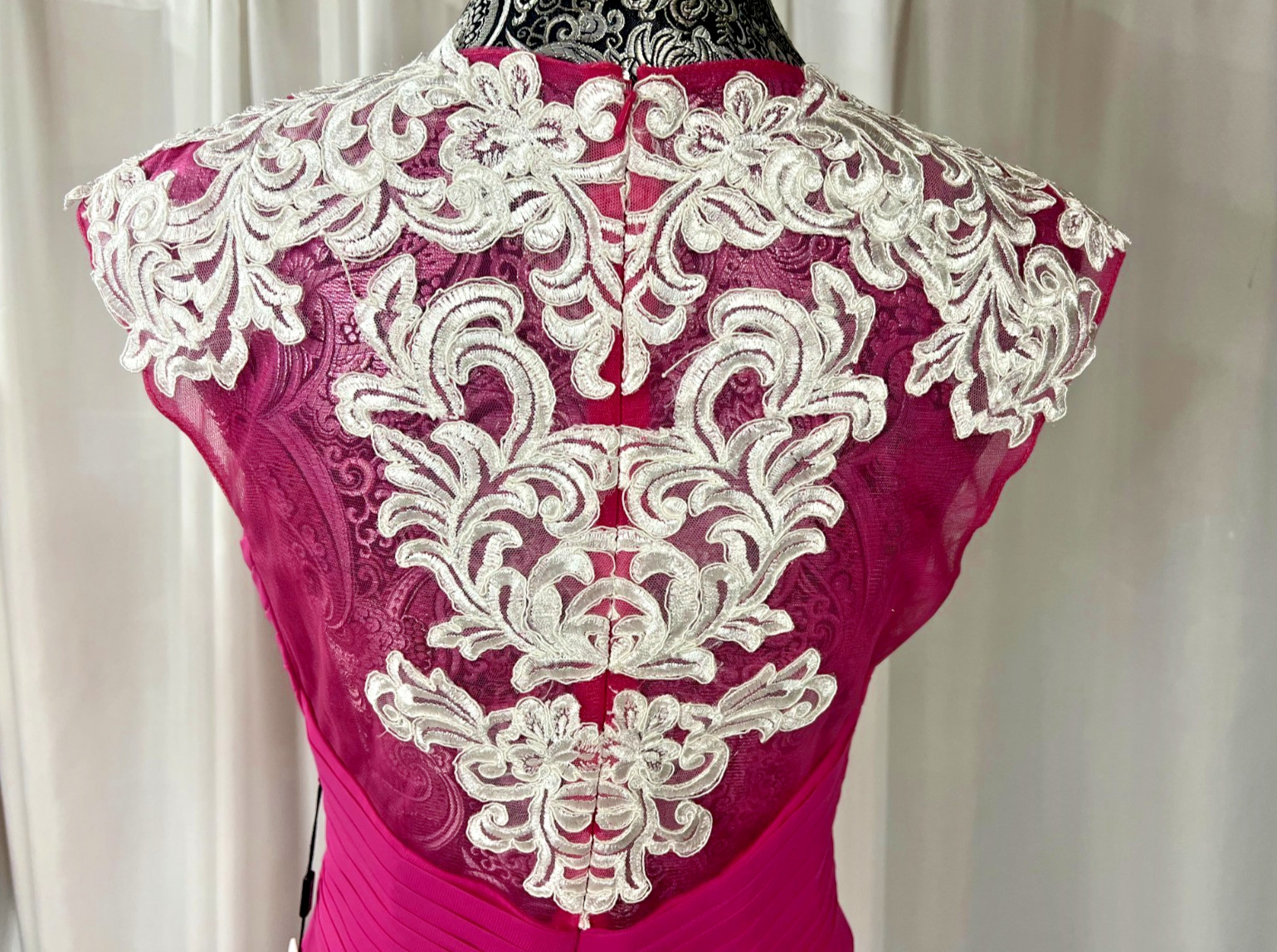 NWT JJ’s House Fuchsia Pink V-Neck Chiffon Cocktail Dress with Lace Appliques