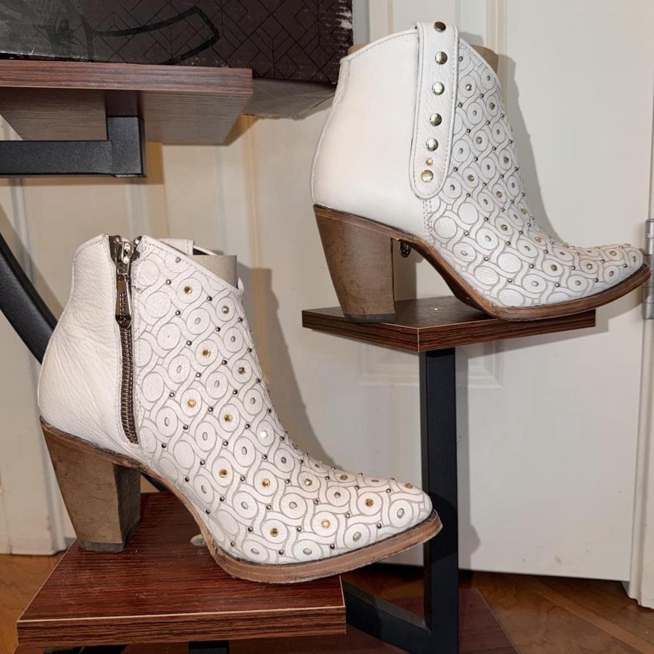 Cuadra Barcelona 3F65RS White Leather Western Studded Zip Ankle Bootie 7