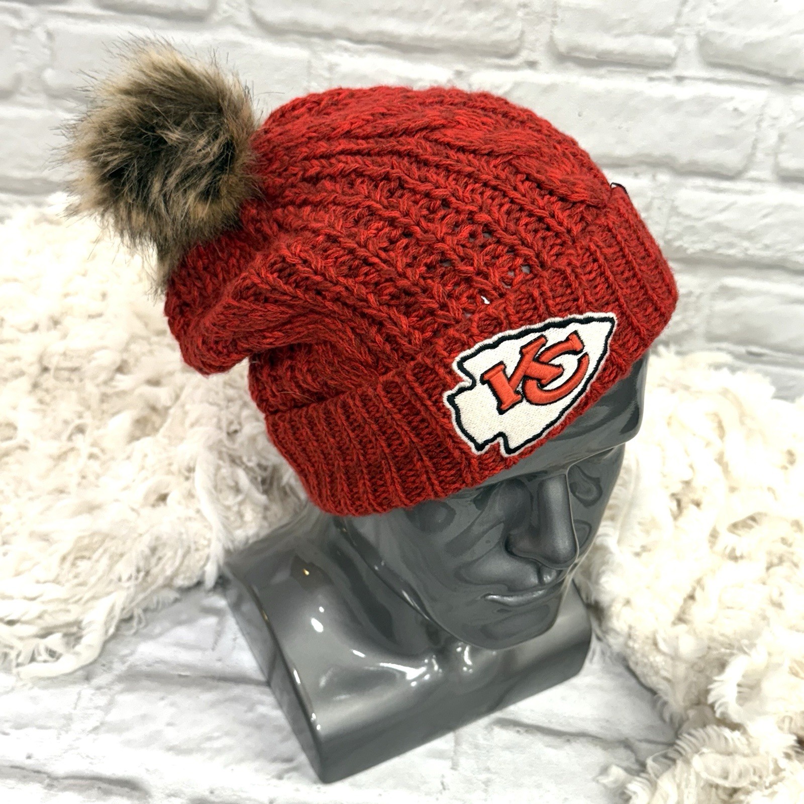47’ NFL Kansas City Chiefs Women’s Cable Knit Beanie Hat Cap Football w/ Pom Pom
