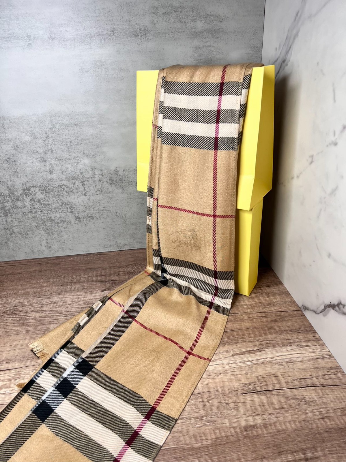 BURBERRY SCARF SHAWL AUTHENTIC 100% CASHMERE BEIGE BROWN BLACK CLASSIC LOGO
