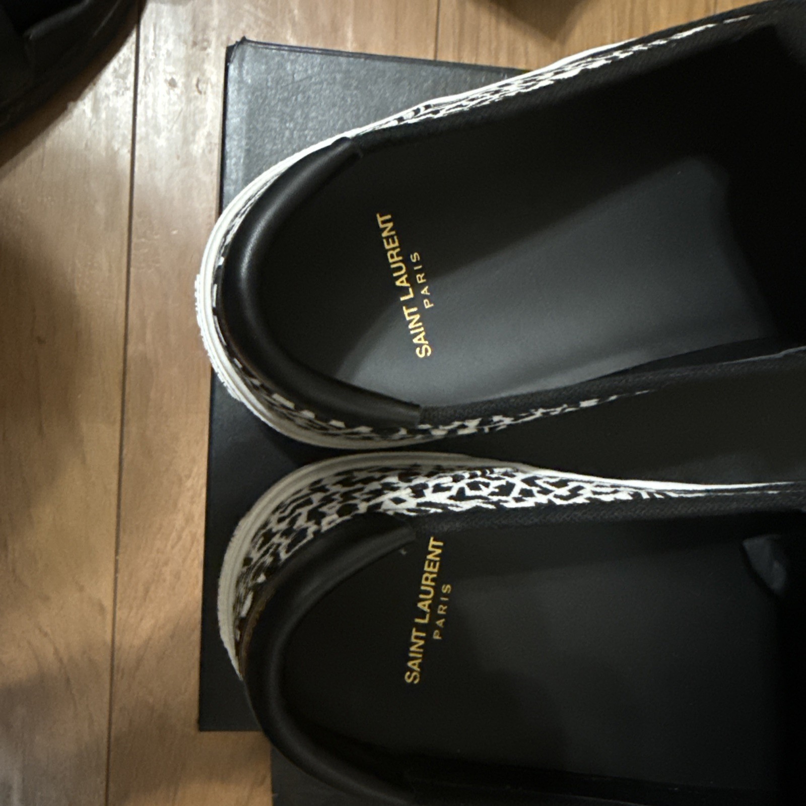 $330 Saint Laurent Black / White Venice Sneakers size US 15, EU 48 Made in Italy