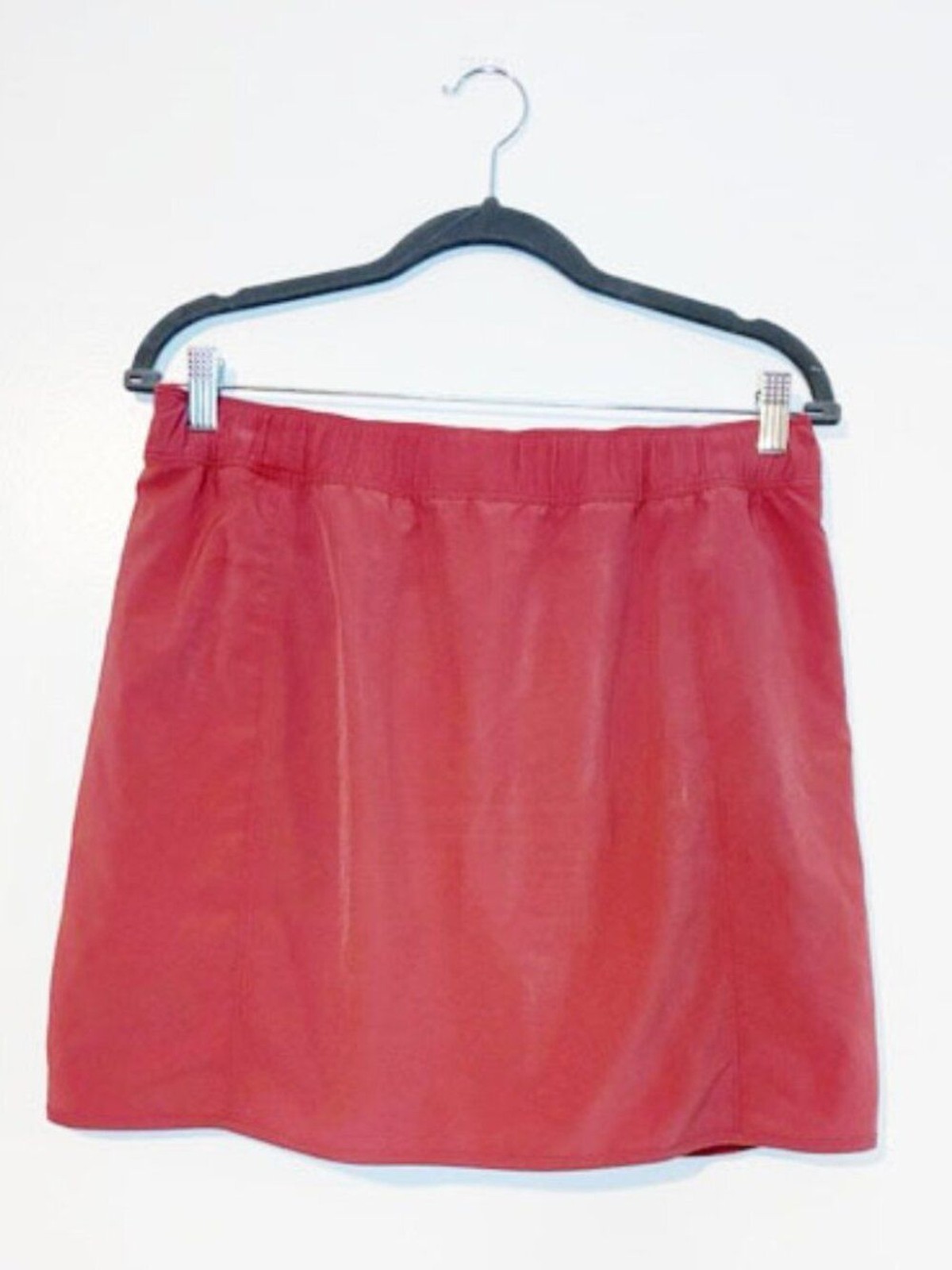 Patagonia Fleetwith Skort Size M – Rosehip Red