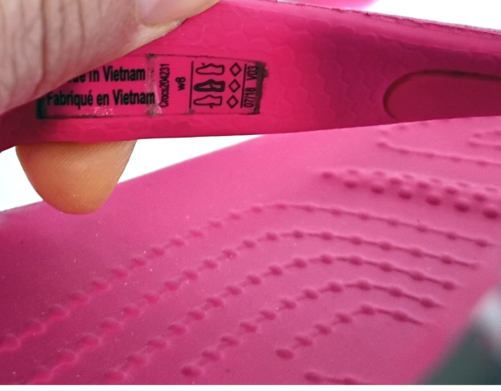 Crocs Women’s Kadee II Sandals flip flops pink with floral print, sz 8