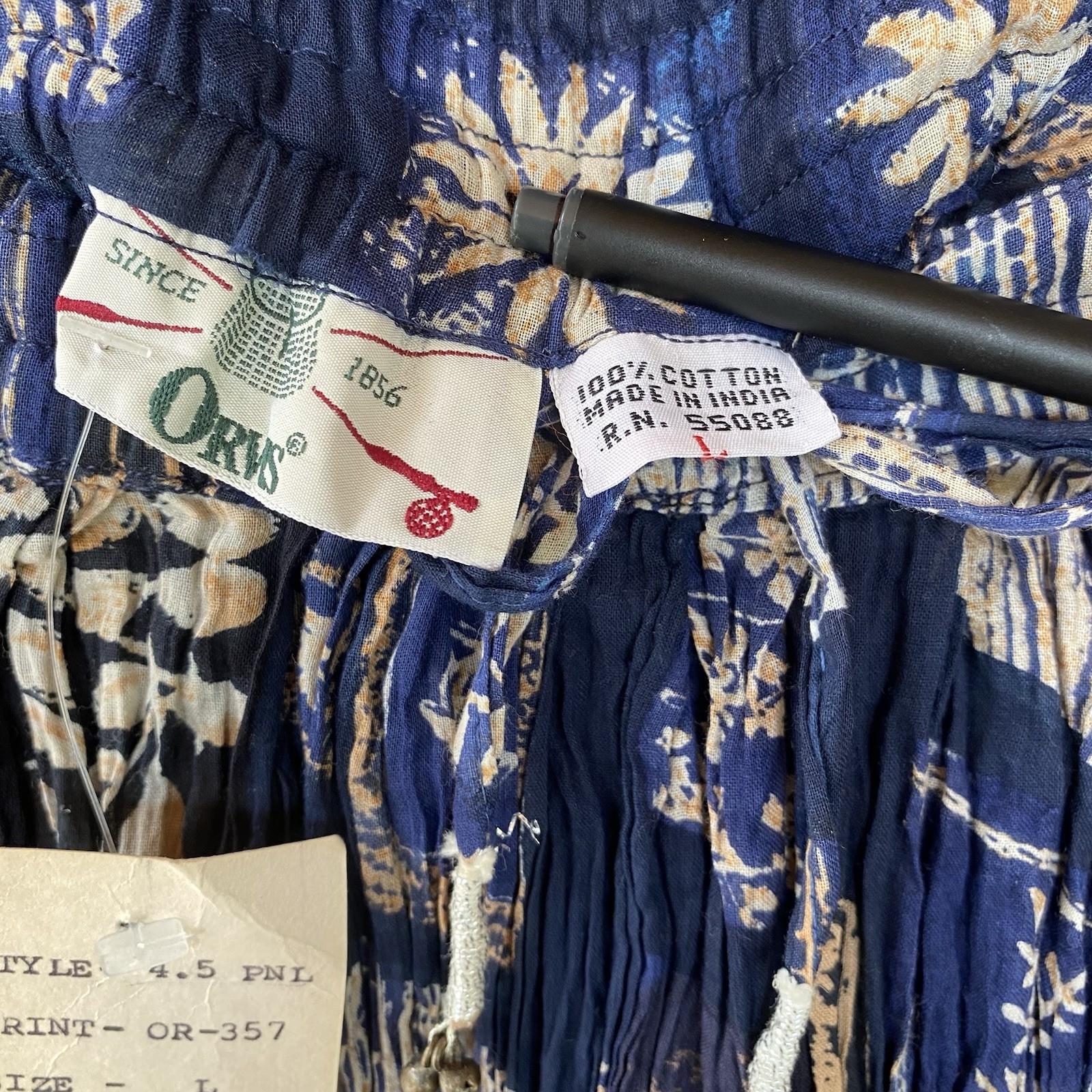 VTG 100 Cotton Crinkle Midi Skirt Womens L Broomstick Bell Tassel Boho Navy Leaf