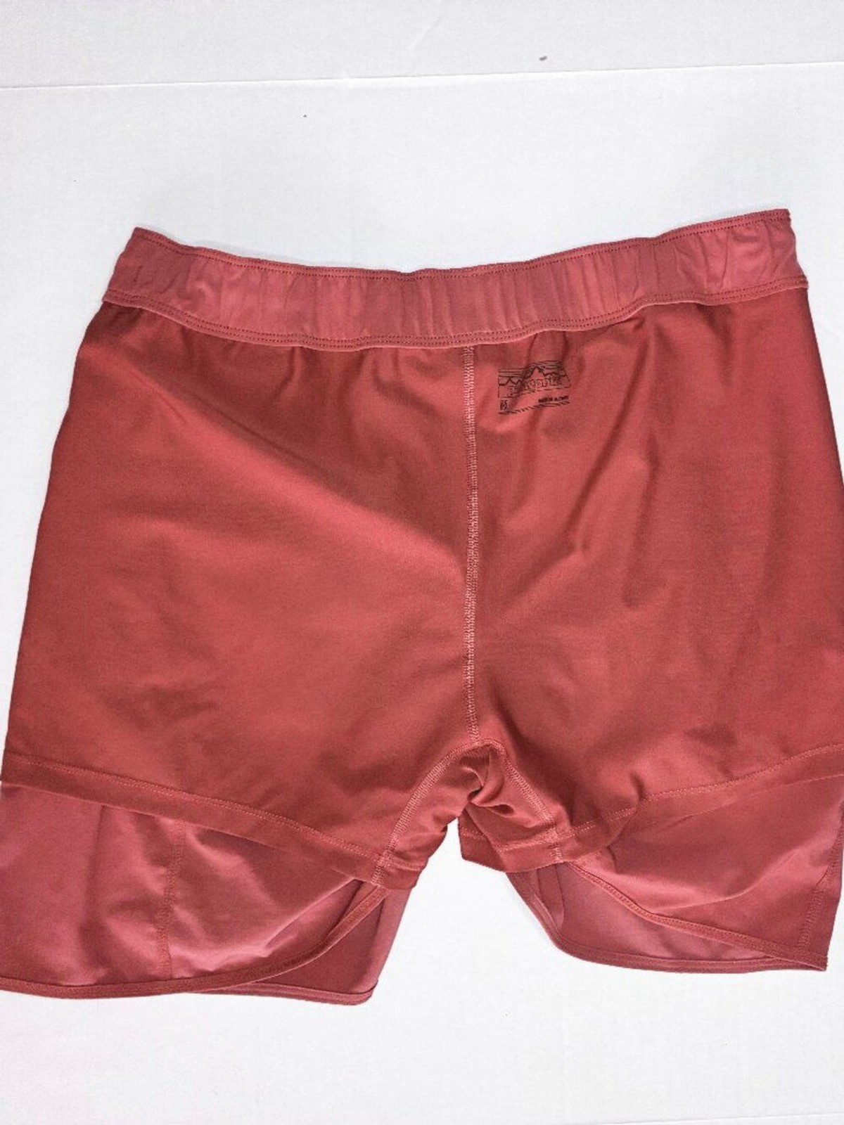 Patagonia Fleetwith Skort Size M – Rosehip Red