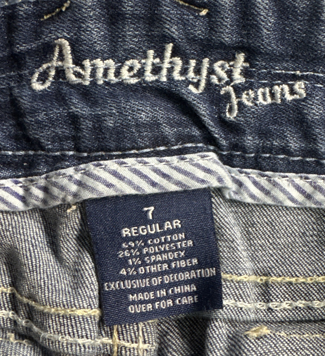 Amethyst Jeans Women’s Size 7 Reg-Blue Denim Straight Leg Bold Stitching 30.5”L