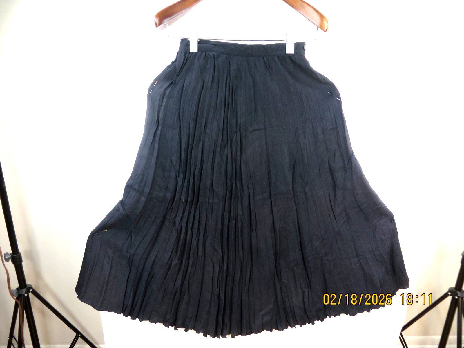 TWEEDS SZ 10 Rayon/Wool Charcoal Crinkled-Crushed Woven Fabric Wide Long Skirt