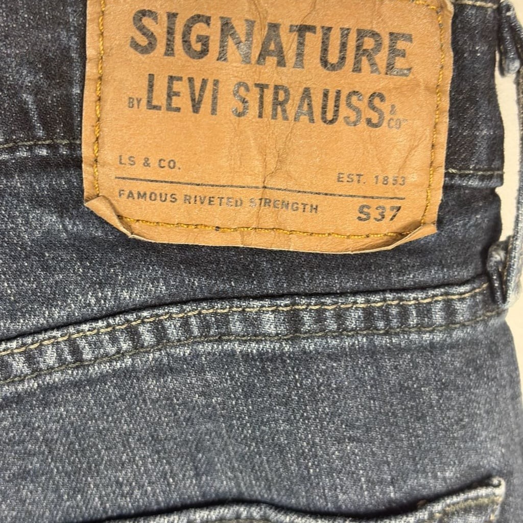 Signature Levi Strauss Mens S37 Slim Fit Jeans W33 L30 Dark Denim Stretch
