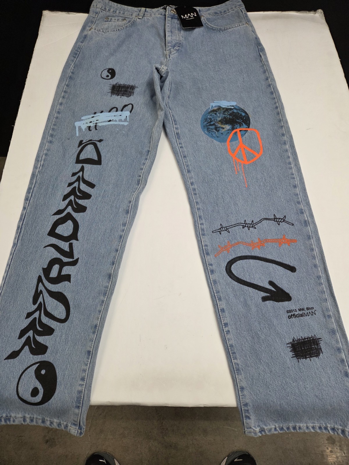 NWT boohoo Man boohooMAN Skinny Fit Graffiti Printed Jeans Size 34 #8289