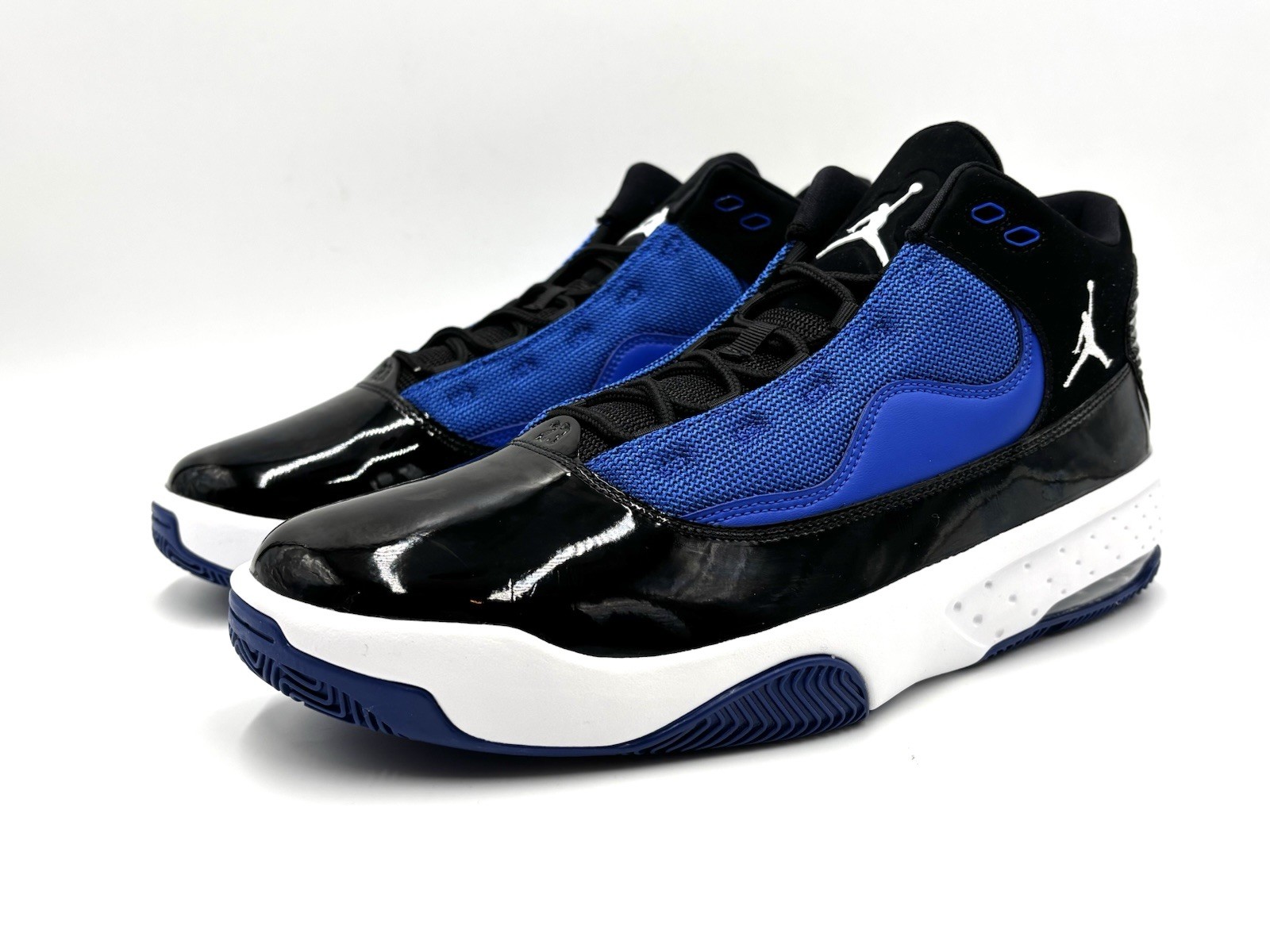 Nike Air Jordan Max Aura 2 Basketball Shoe Black/White/Game Royal Size 11