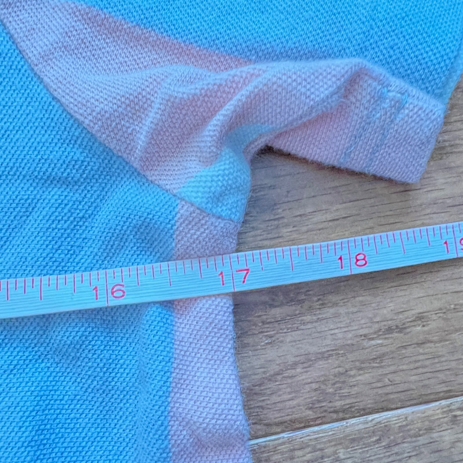 Guess T-Shirt Men’s Size S Vertical Stripe White/Pink/Gray