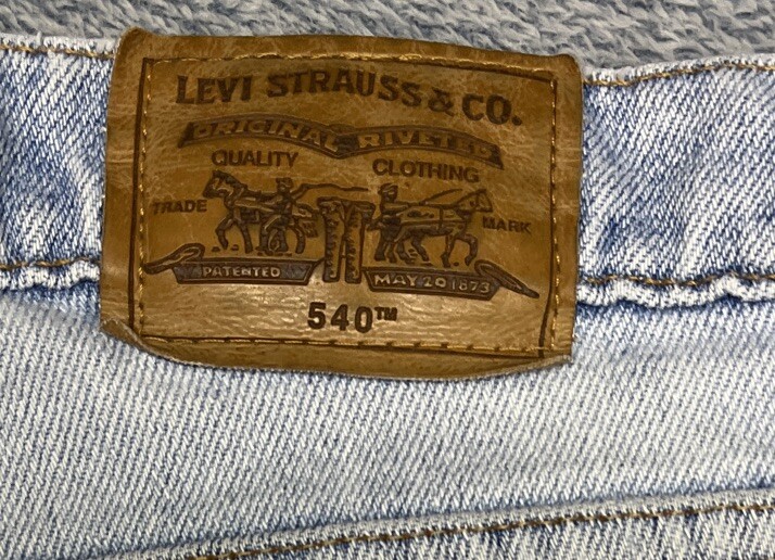 90’s Jeans Levi’s 540 Made in USA Brown Tab Light Wash Distressed Denim Sz 40X30