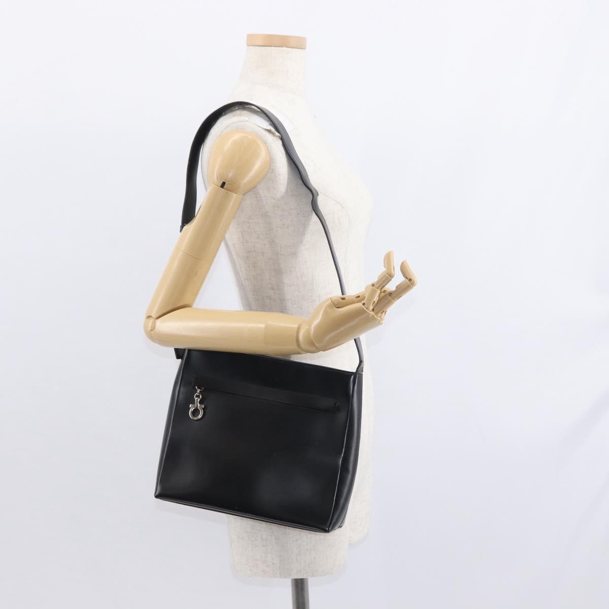 Salvatore Ferragamo Gancini Shoulder Bag Leather Black Silver Auth BA8223