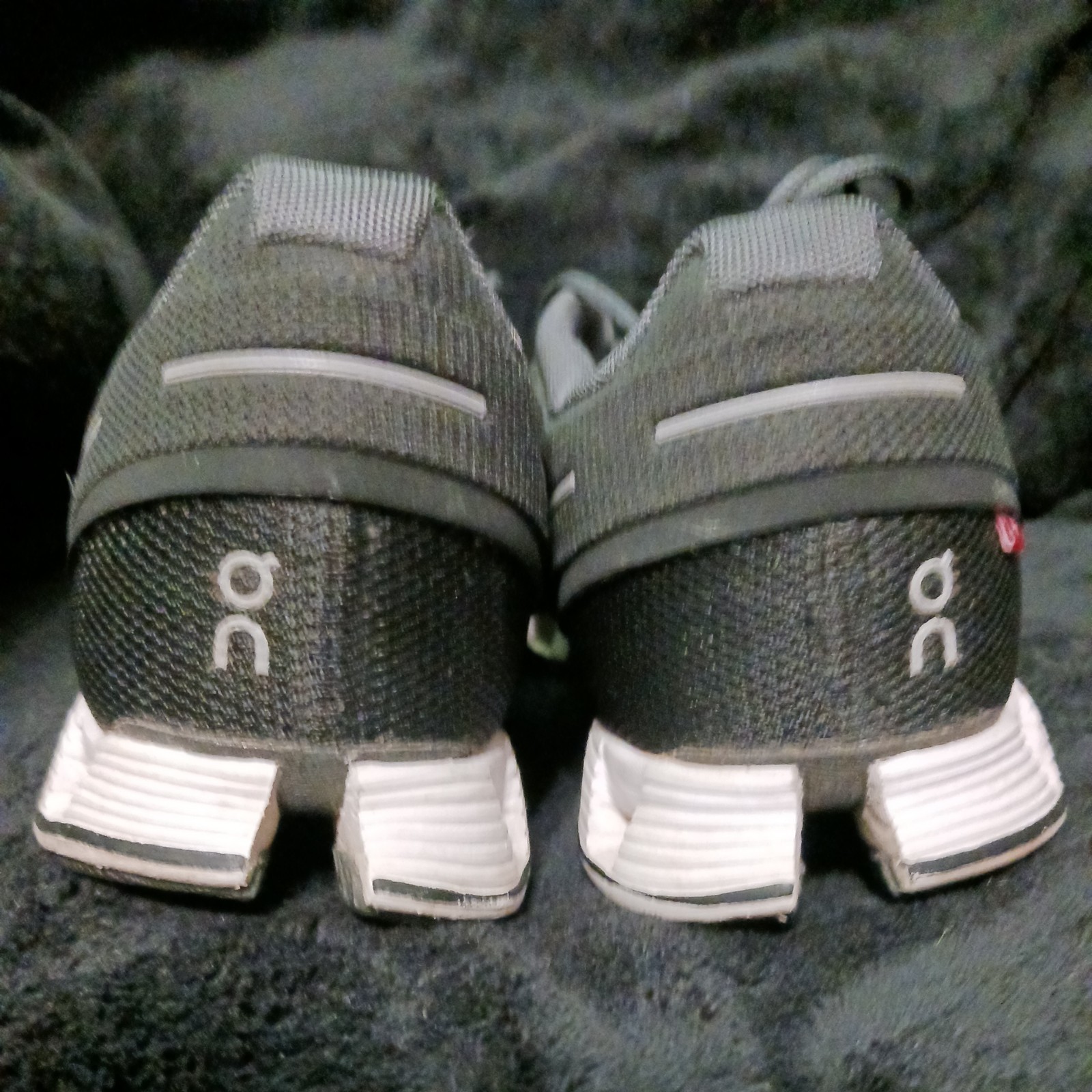 EUC Cloud /White_Black/White Size M9 Running Shoes